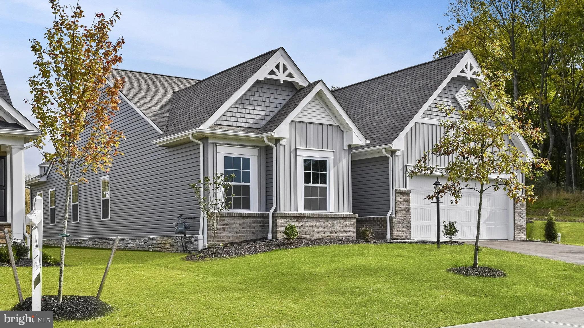 ABRAMS POINTE - Residential