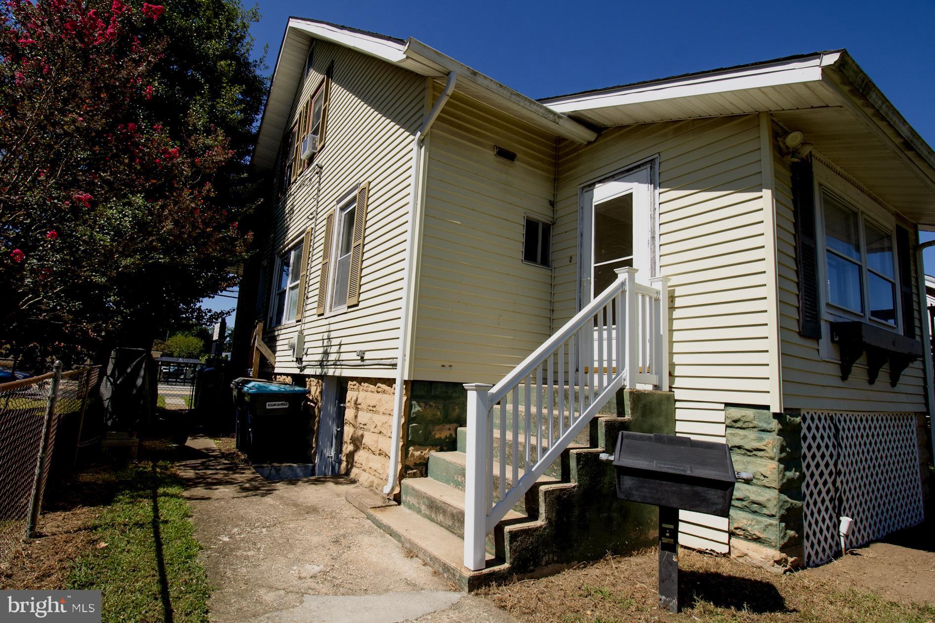 PARKWAY MANOR - Residential