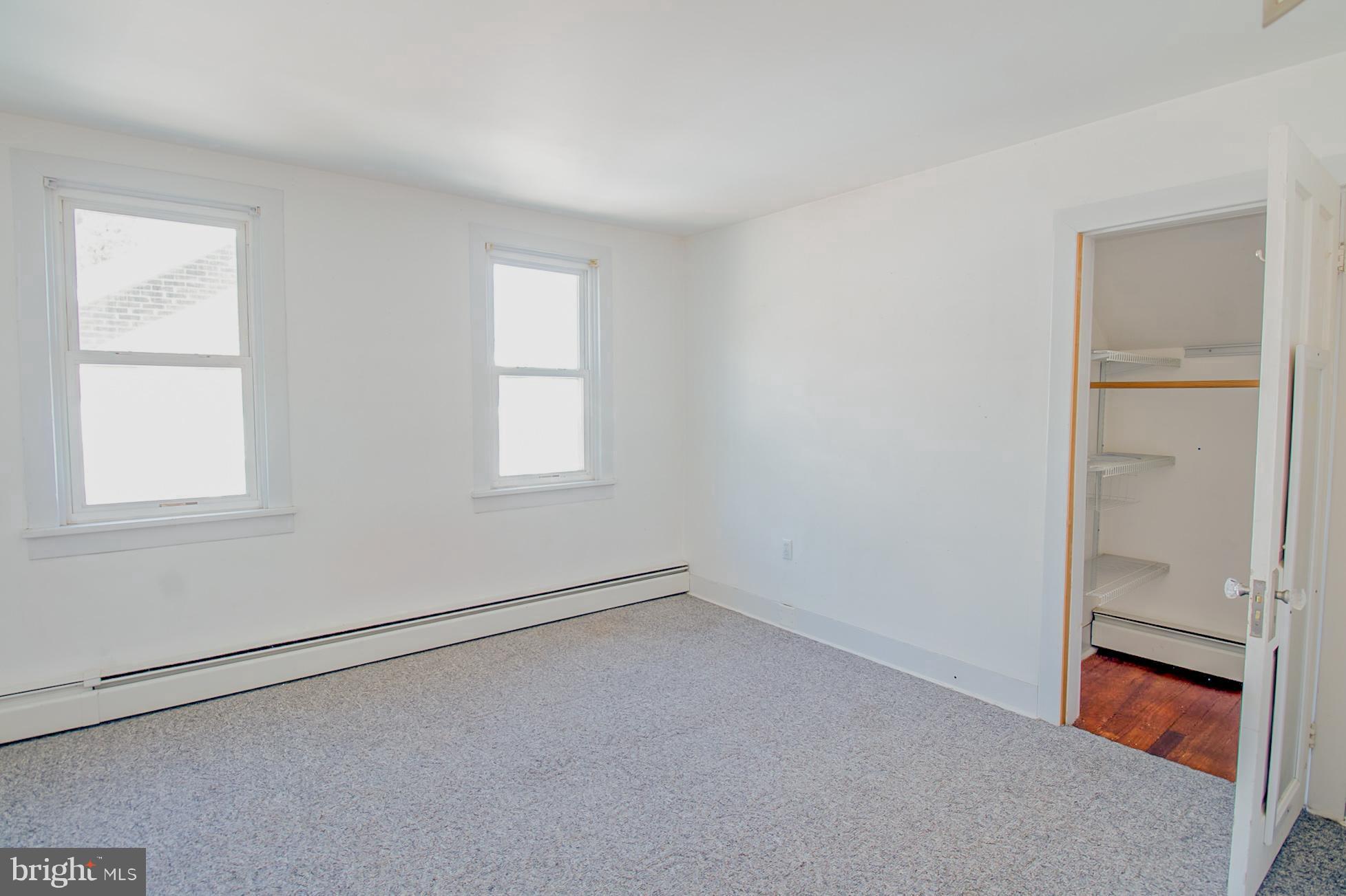 PARKWAY MANOR - Residential