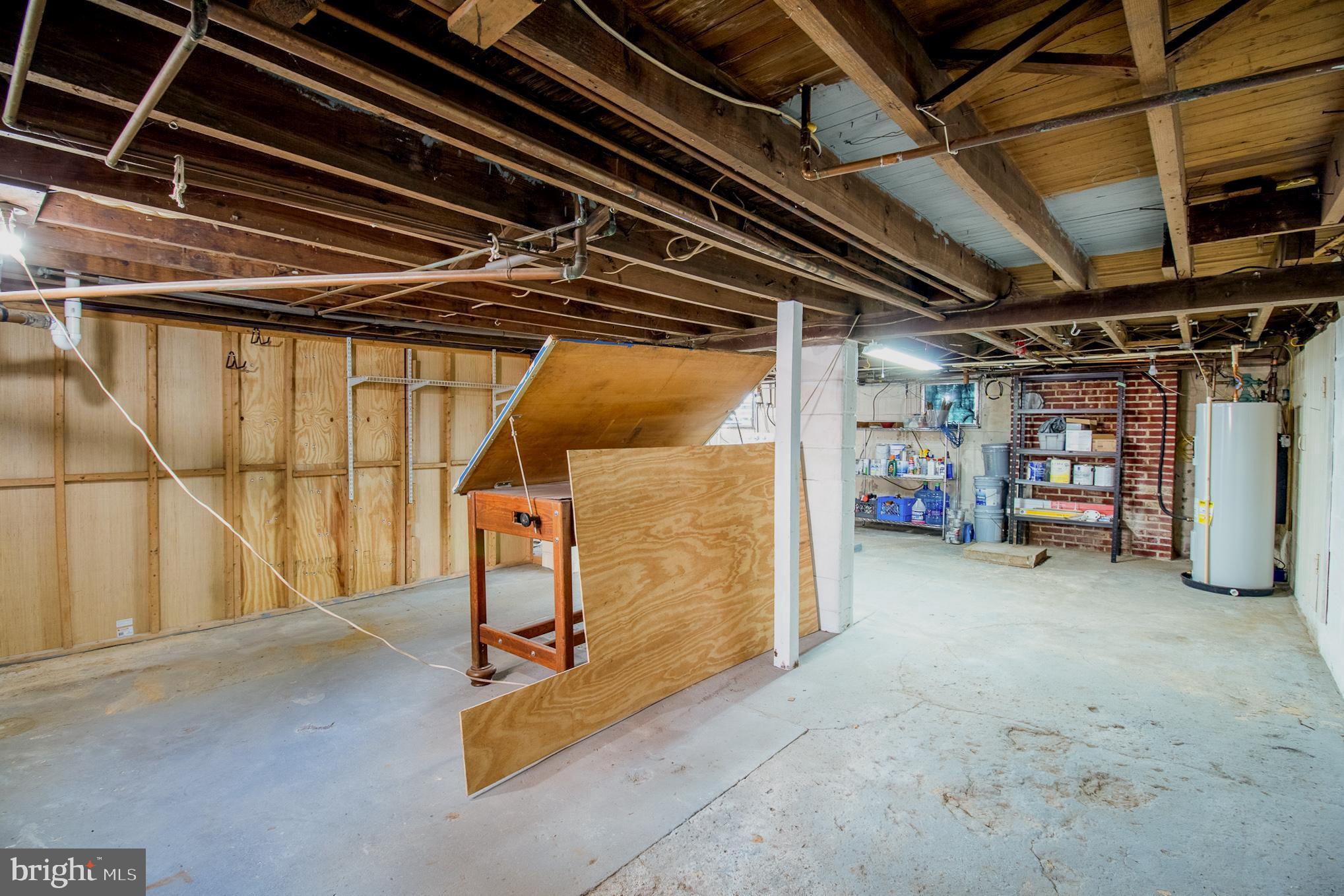 PARKWAY MANOR - Residential