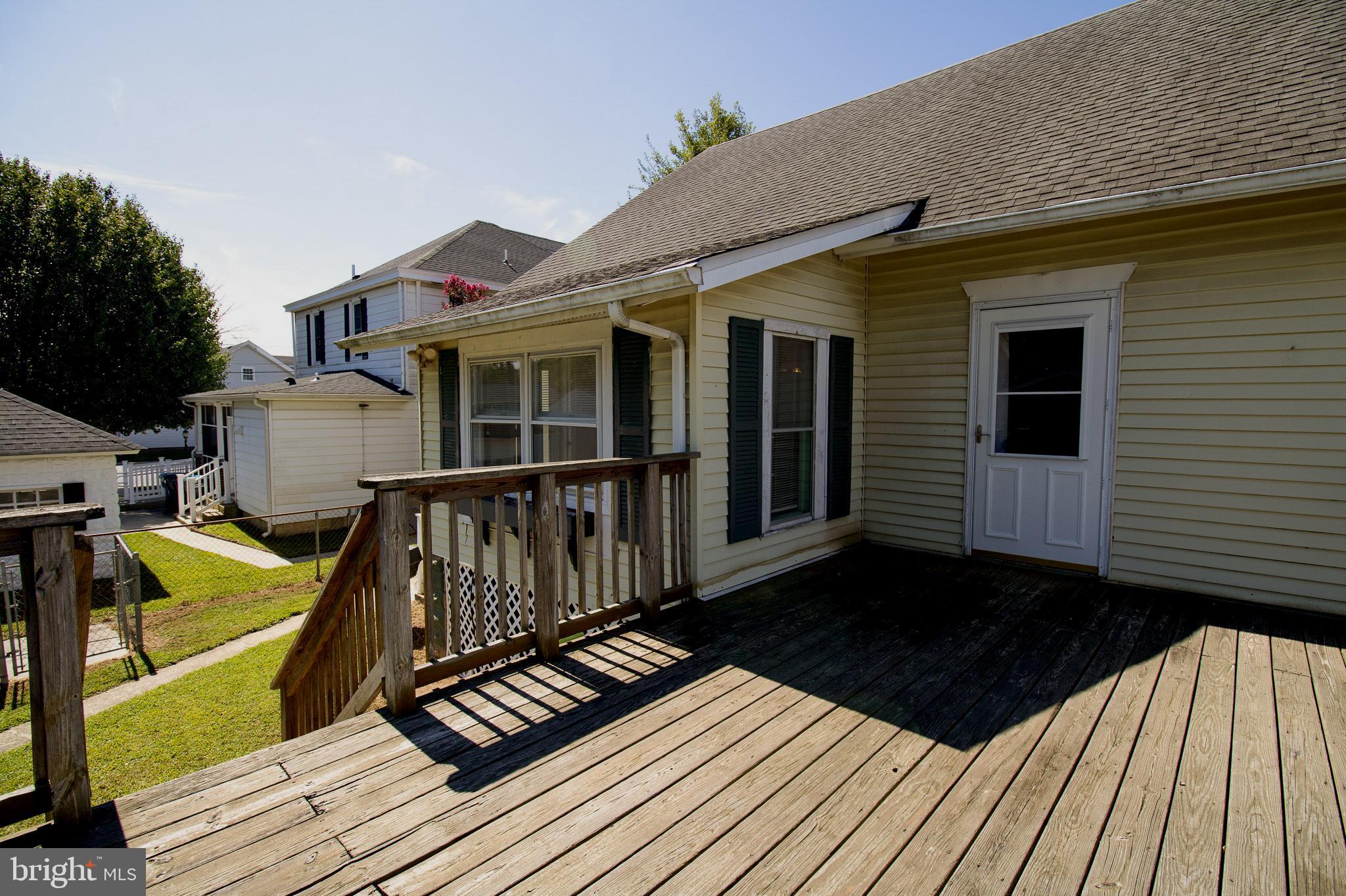 PARKWAY MANOR - Residential