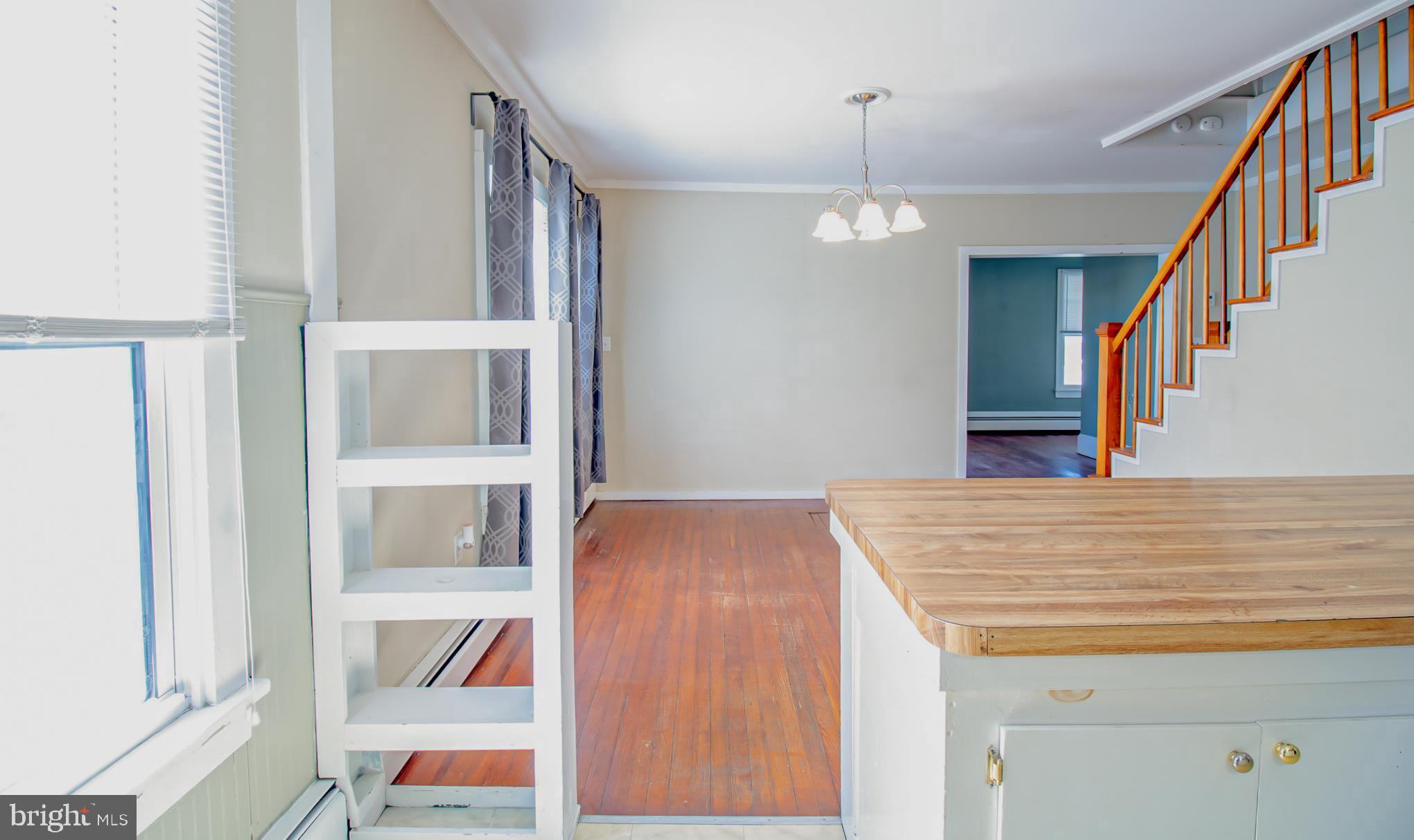 PARKWAY MANOR - Residential