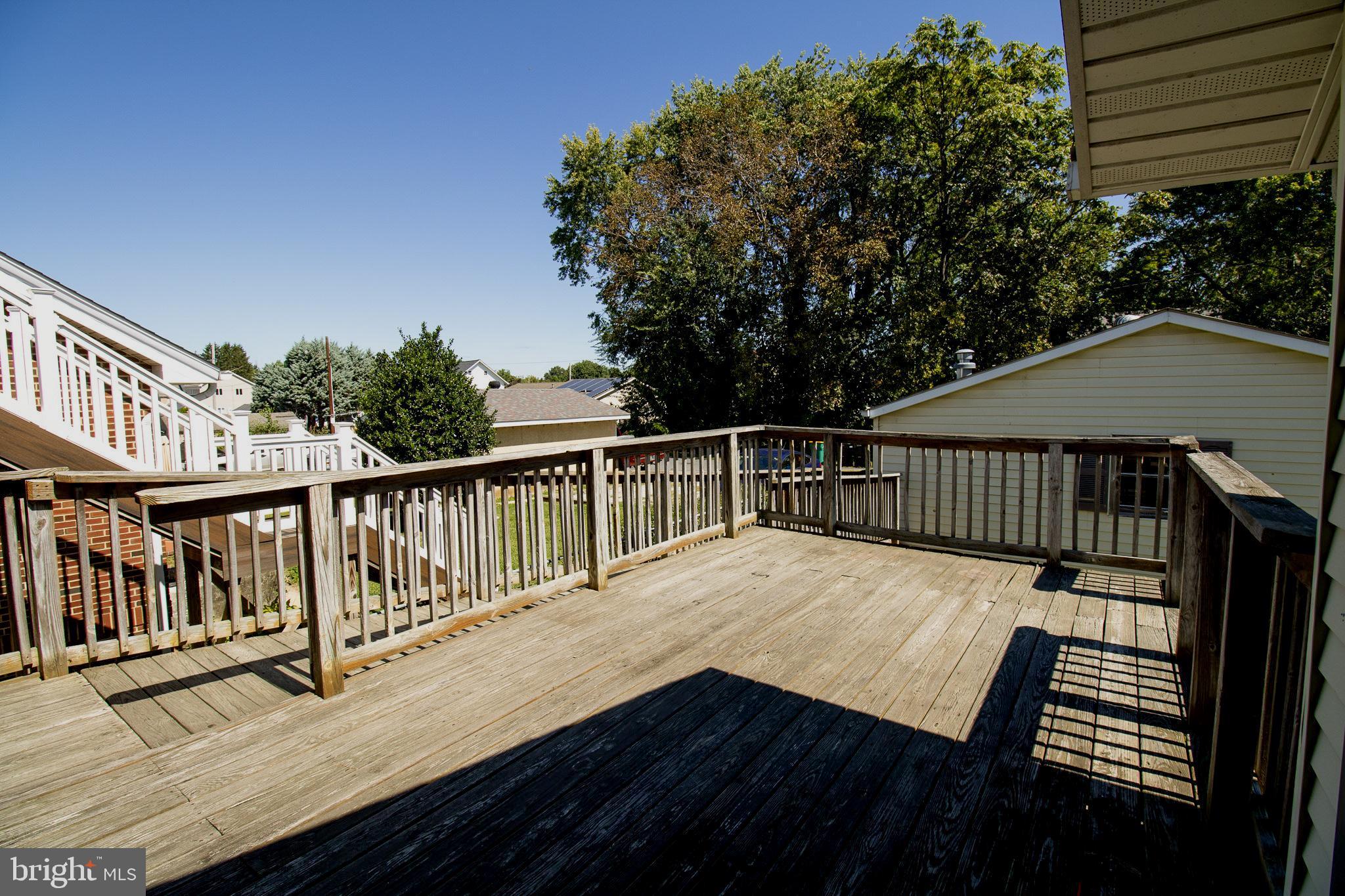 PARKWAY MANOR - Residential