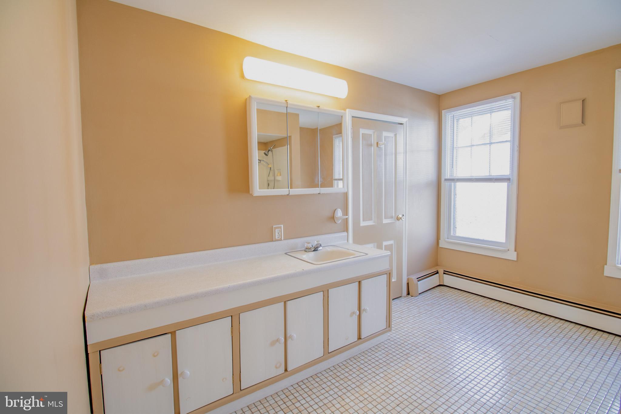 PARKWAY MANOR - Residential