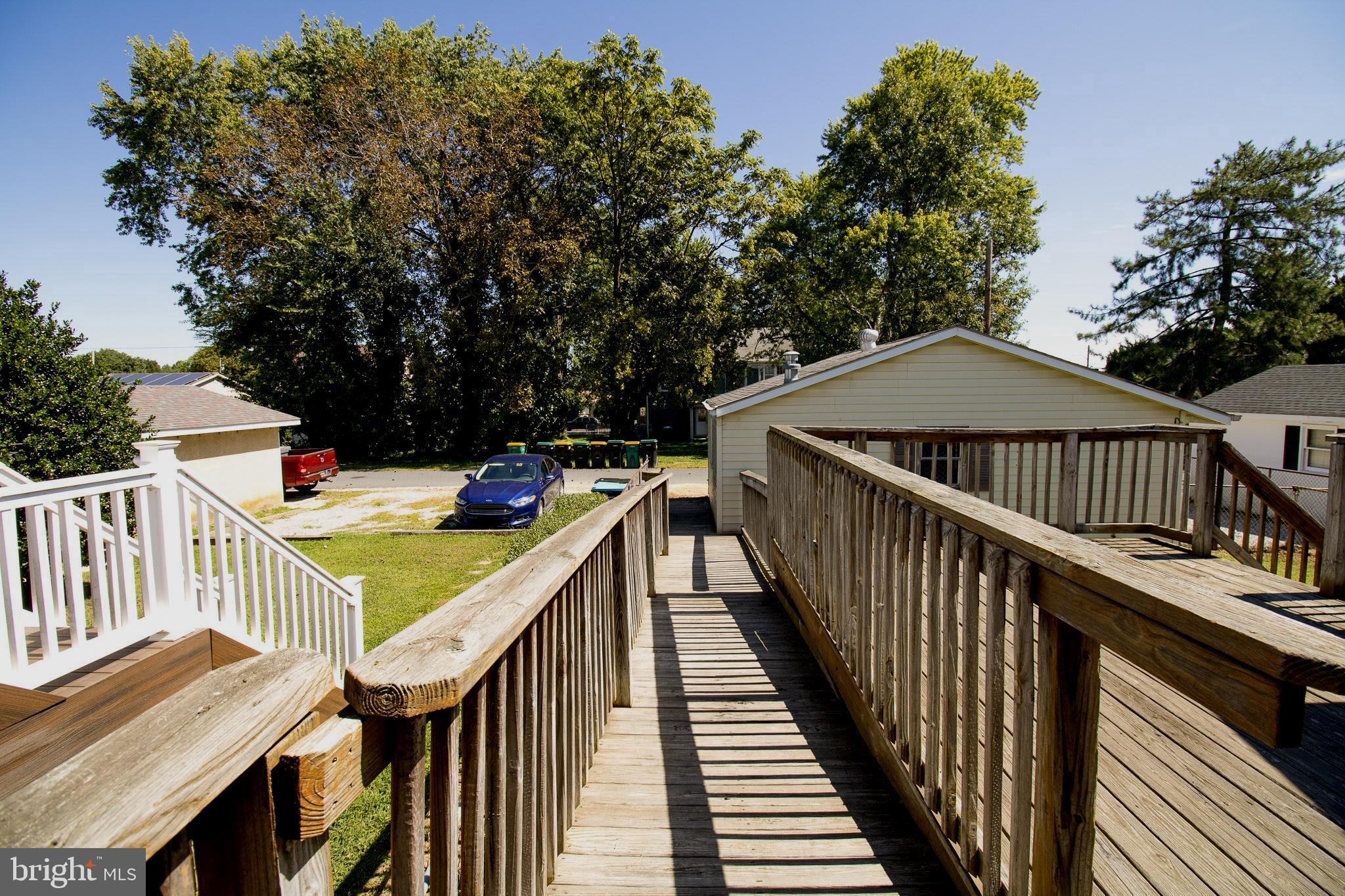 PARKWAY MANOR - Residential