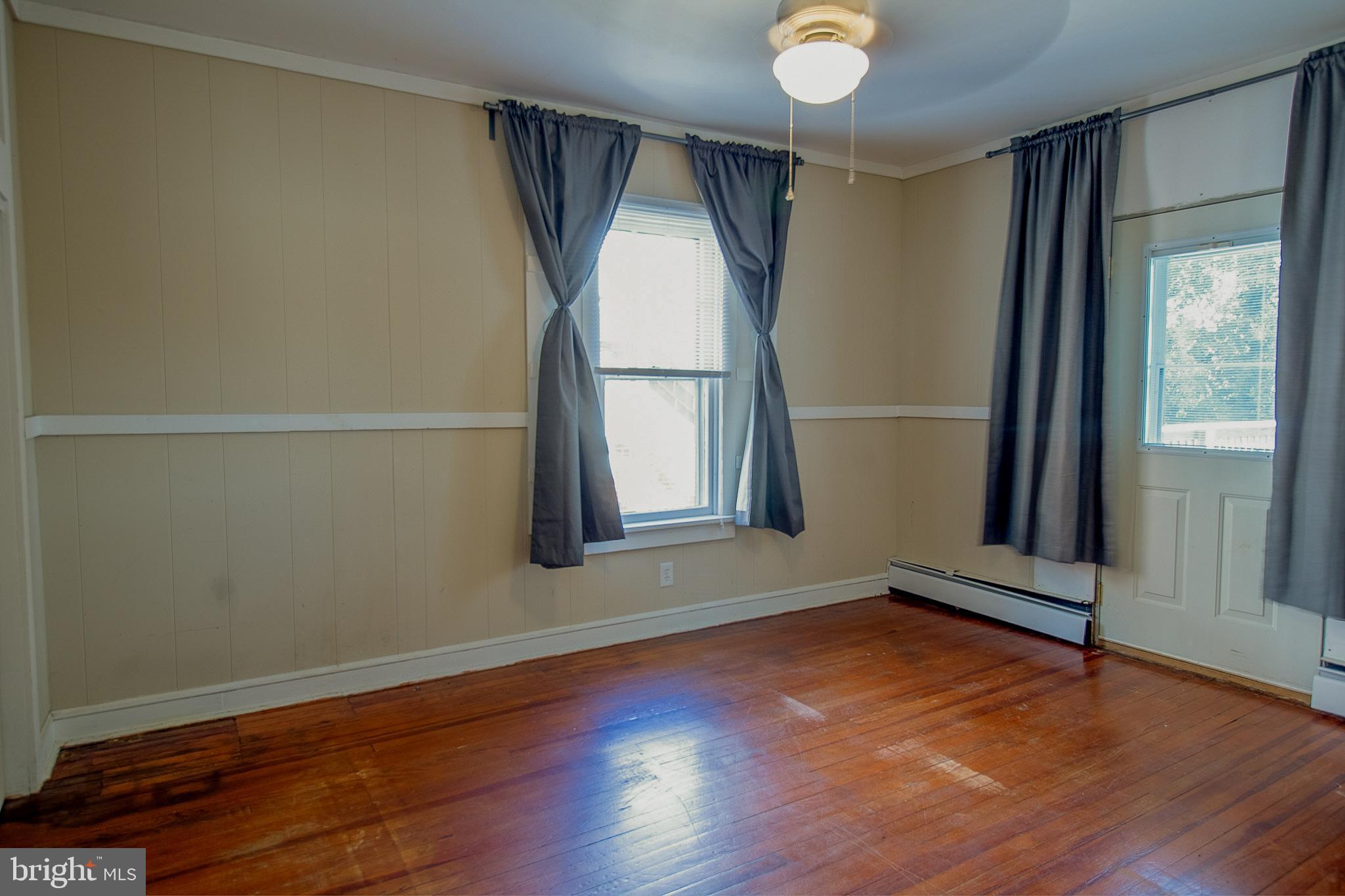 PARKWAY MANOR - Residential