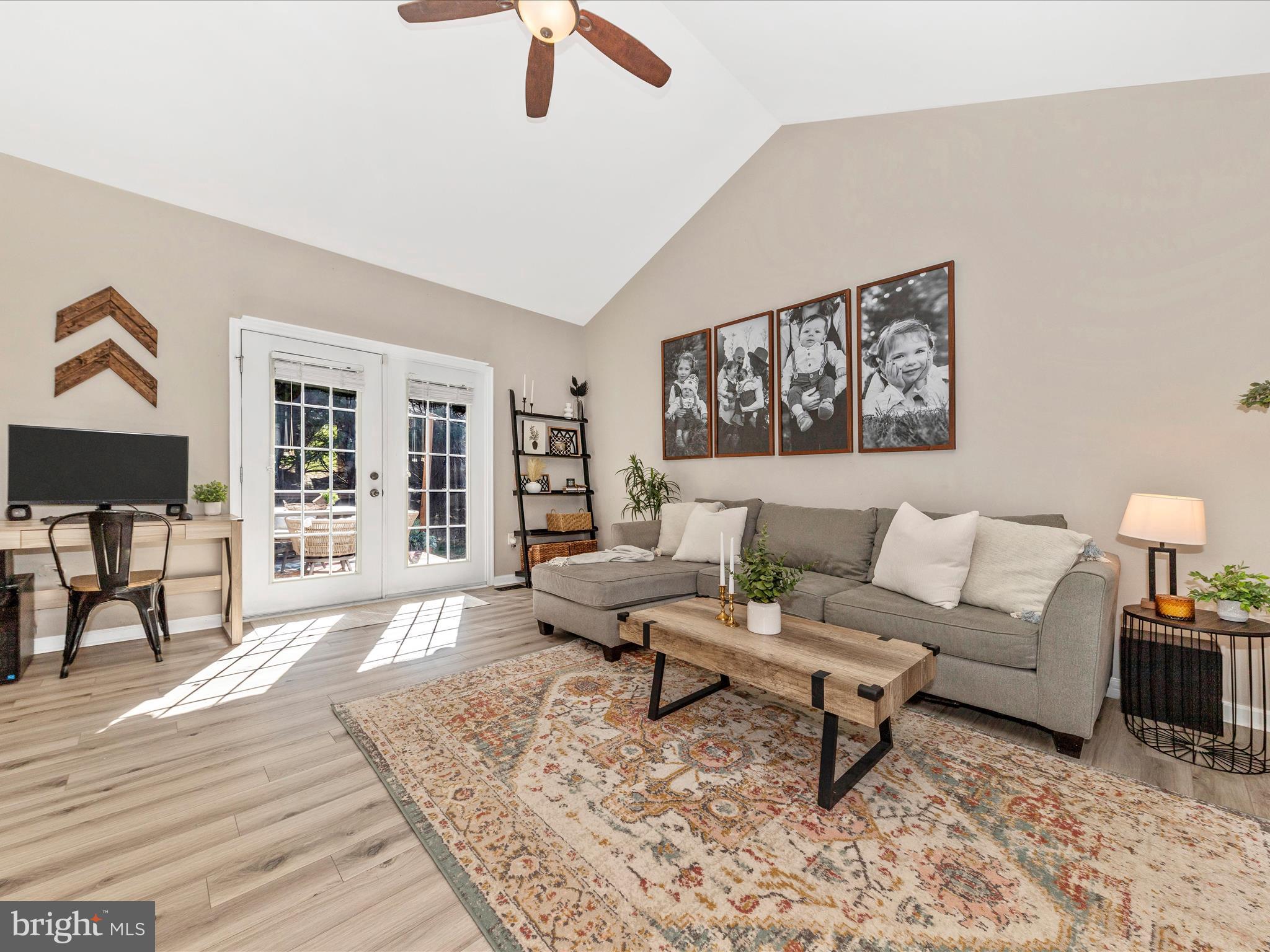 FORT HILL FARMS - Residential