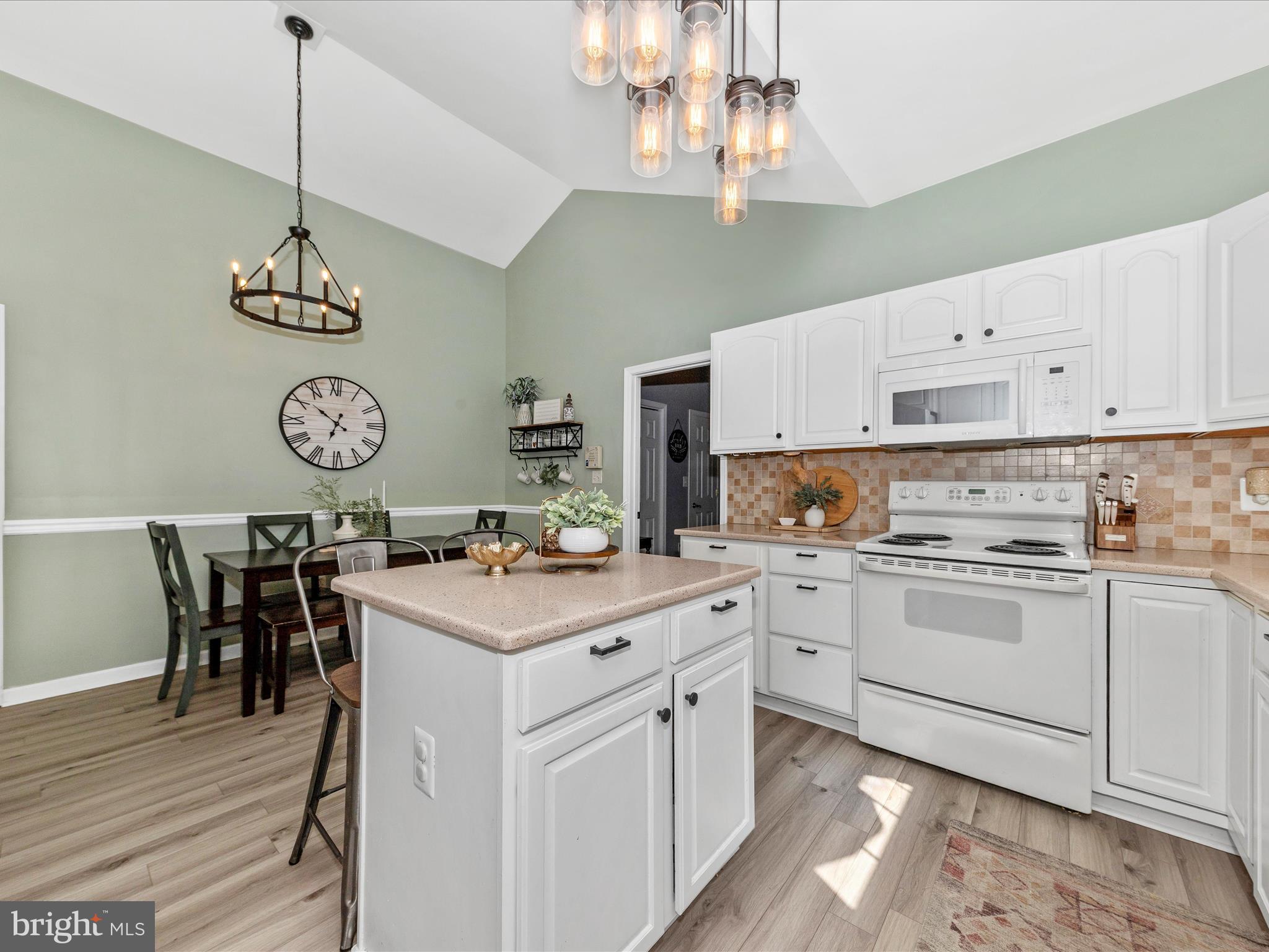 FORT HILL FARMS - Residential