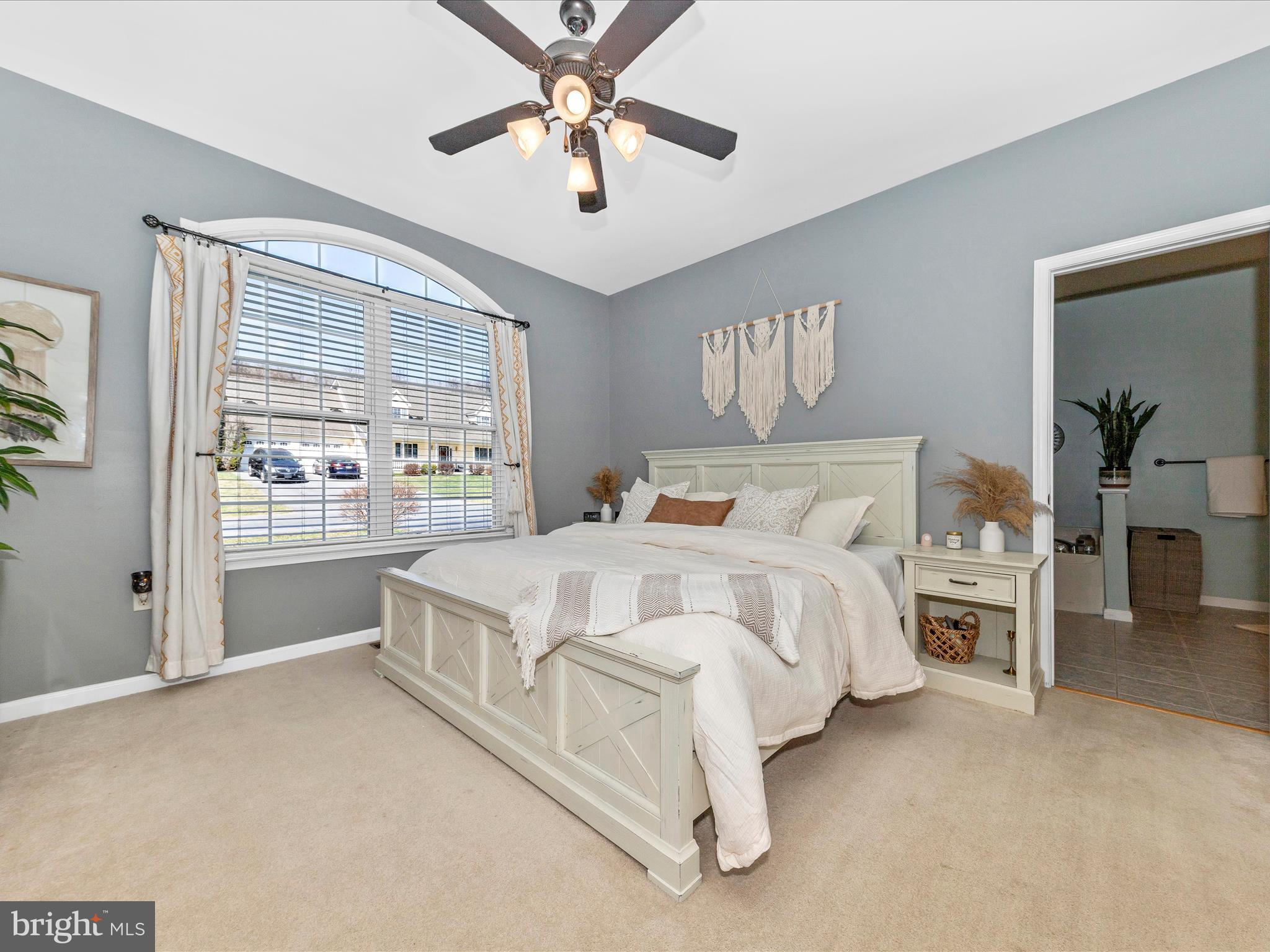 FORT HILL FARMS - Residential