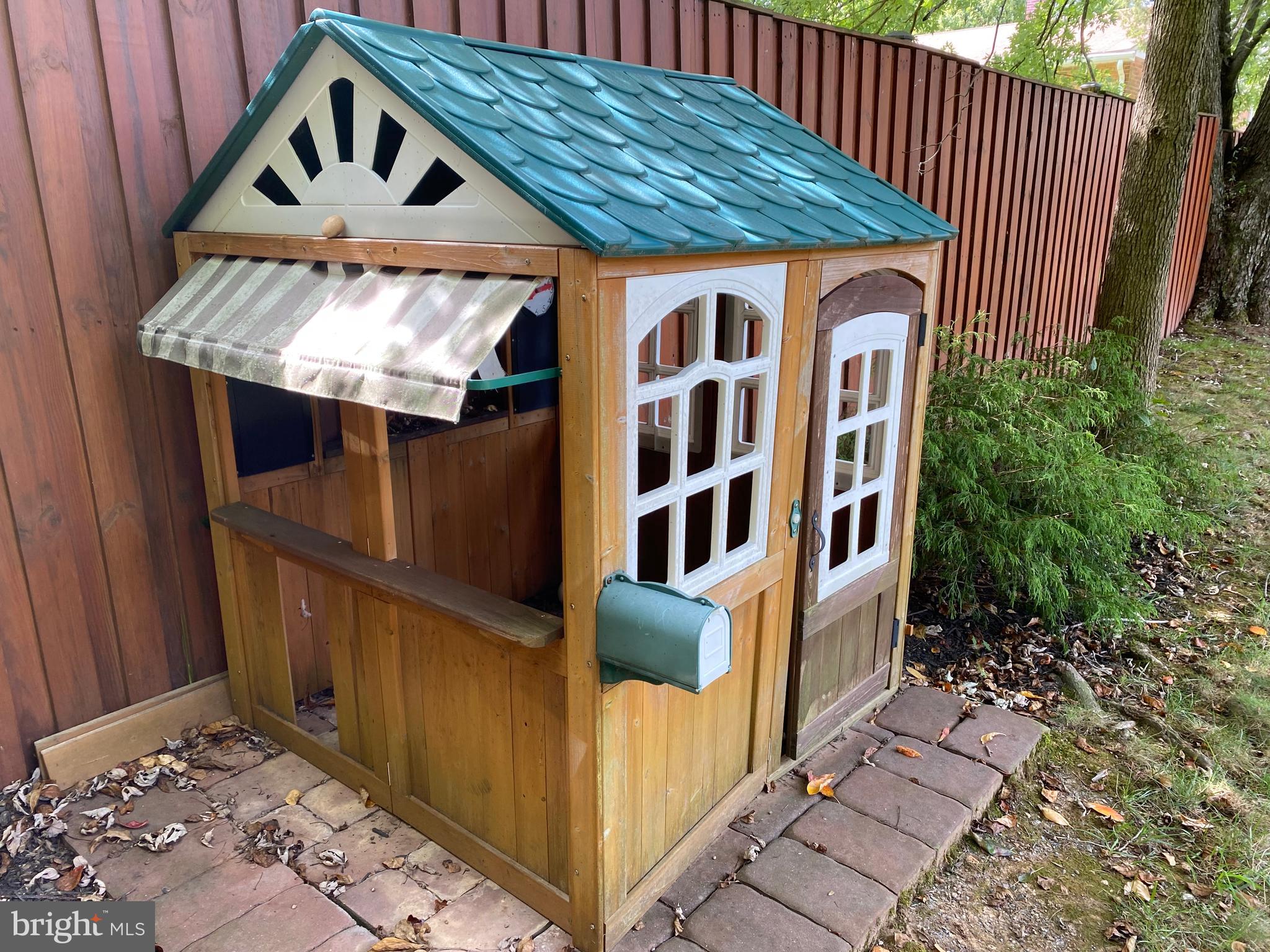 WADE-MAR ESTATES - Residential