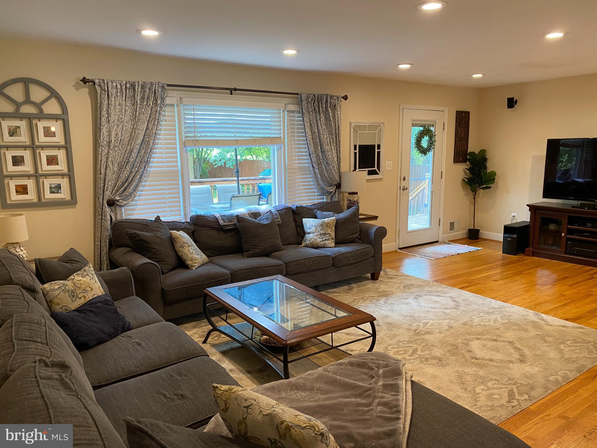 WADE-MAR ESTATES - Residential