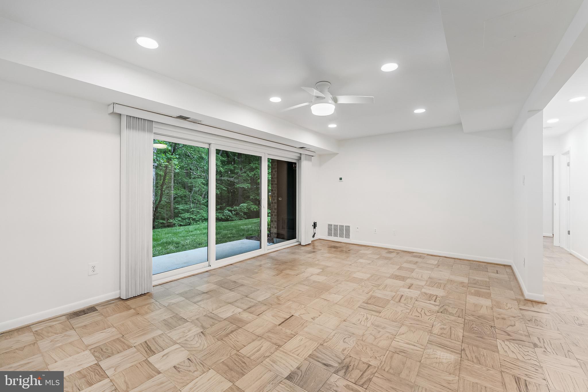 VANTAGE HILL - Residential