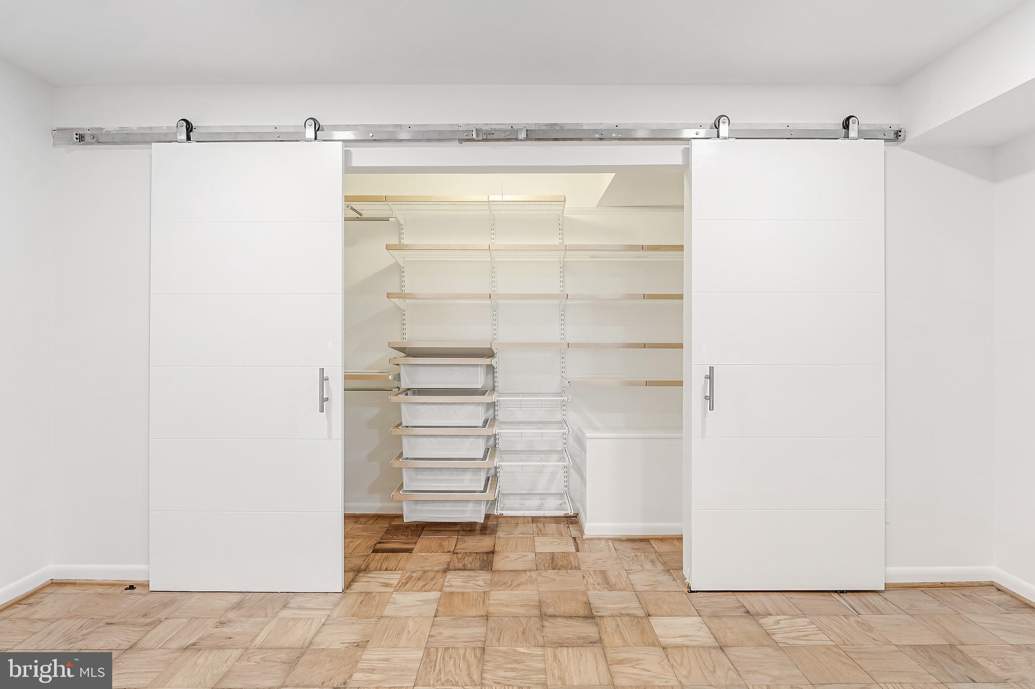 VANTAGE HILL - Residential