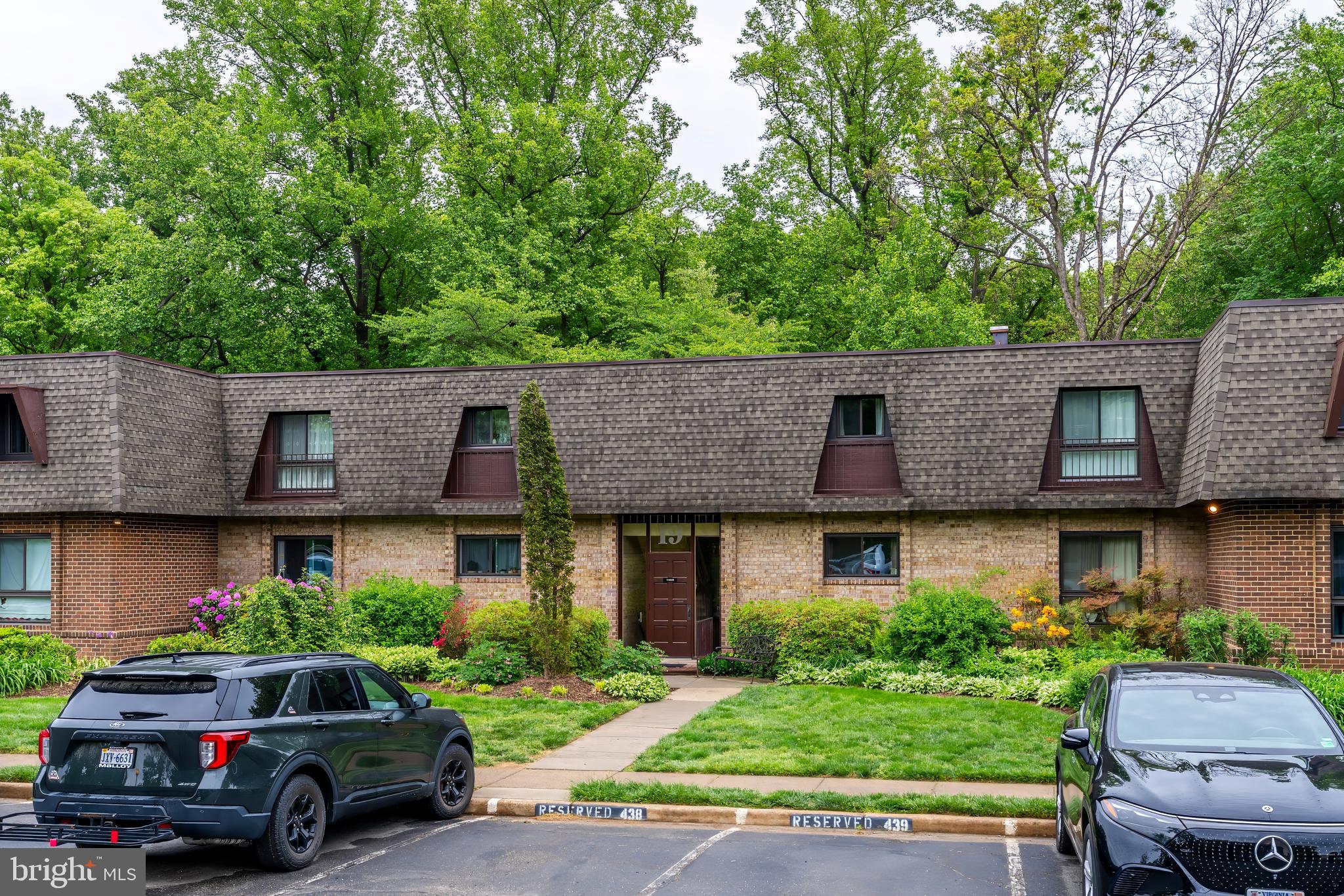 VANTAGE HILL - Residential