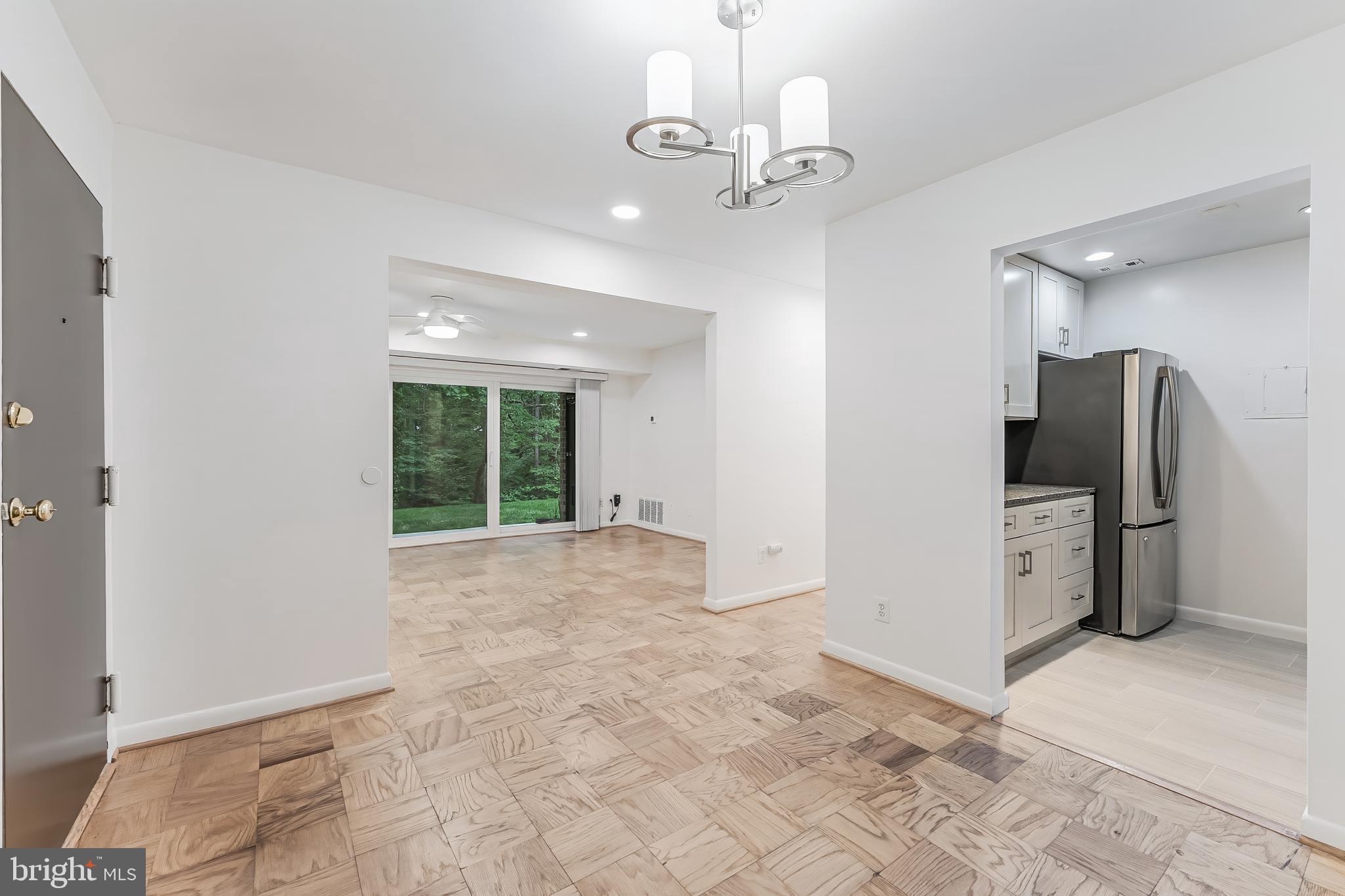 VANTAGE HILL - Residential