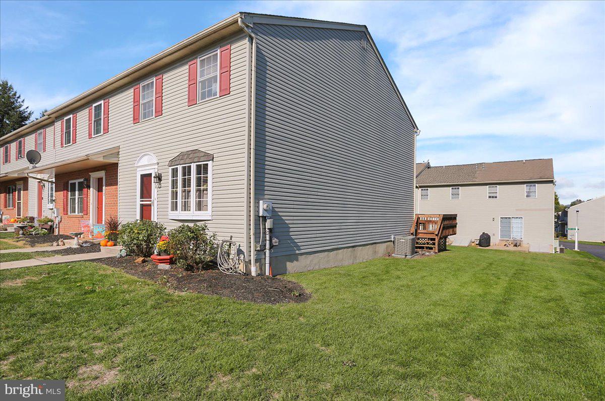 HEATHER KNOLL - Residential