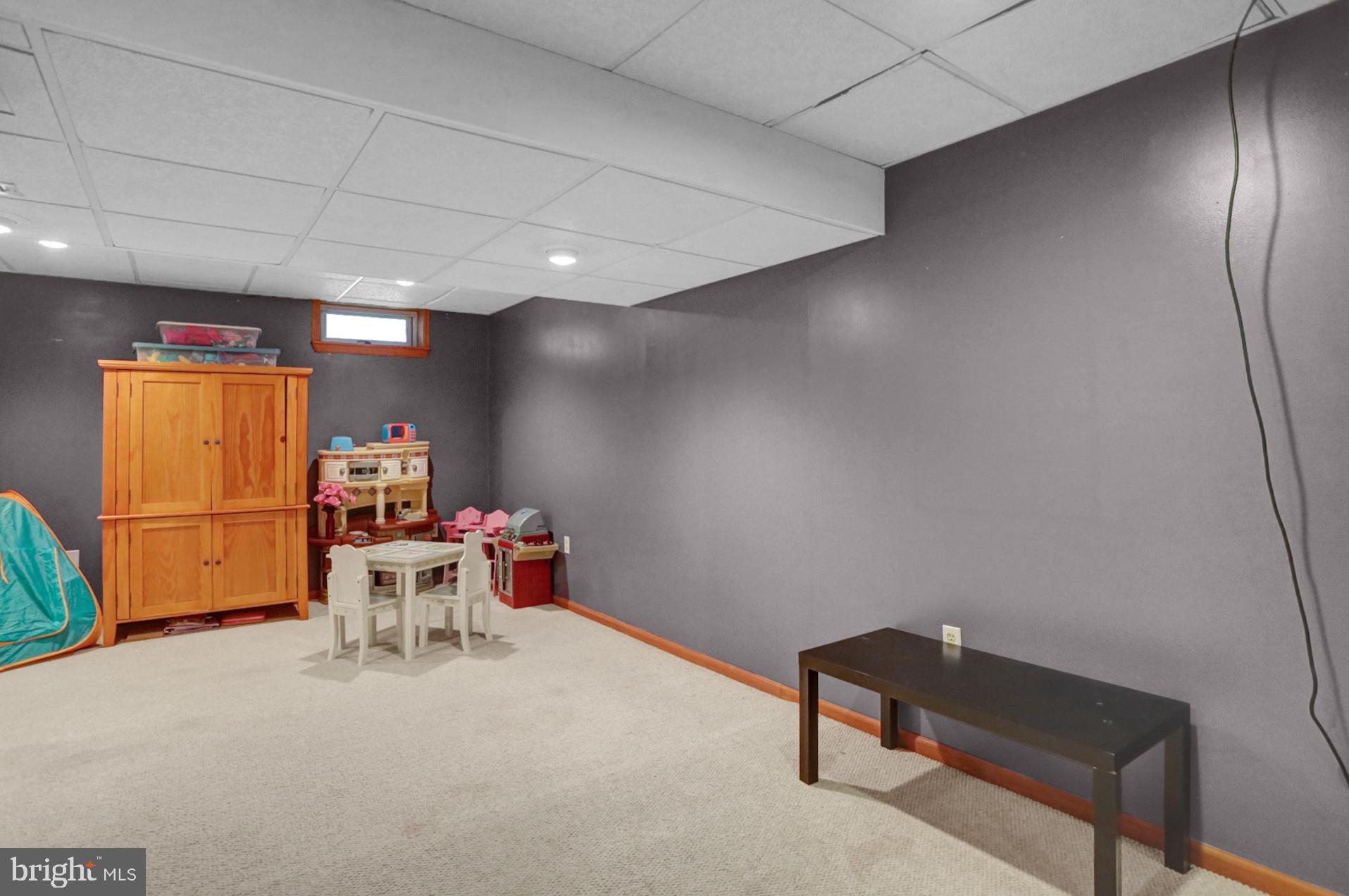 HEATHER KNOLL - Residential