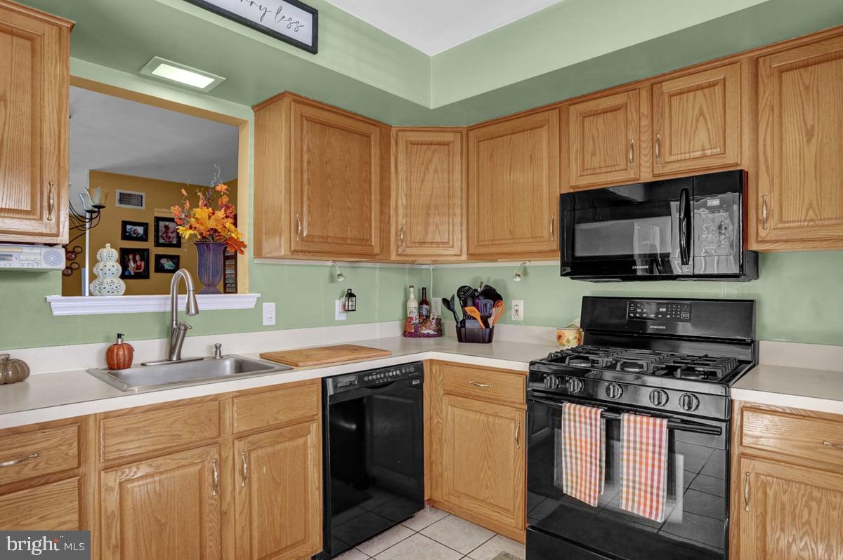 HEATHER KNOLL - Residential