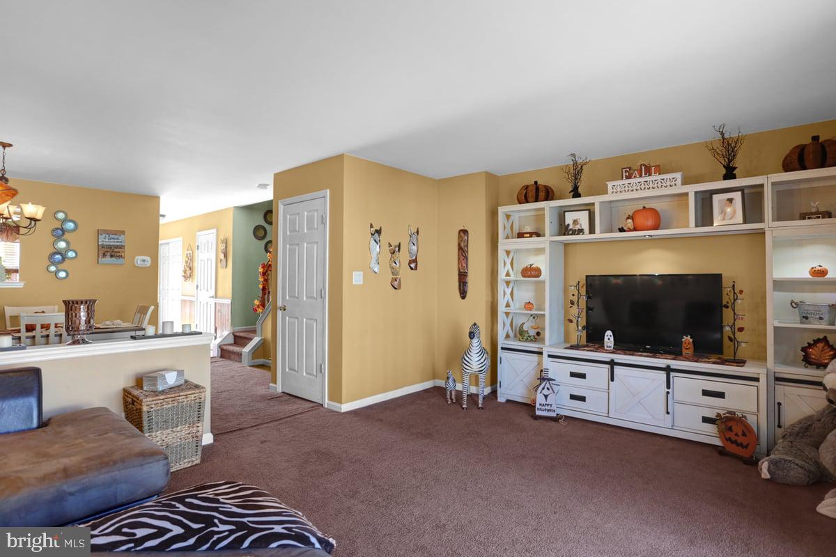 HEATHER KNOLL - Residential