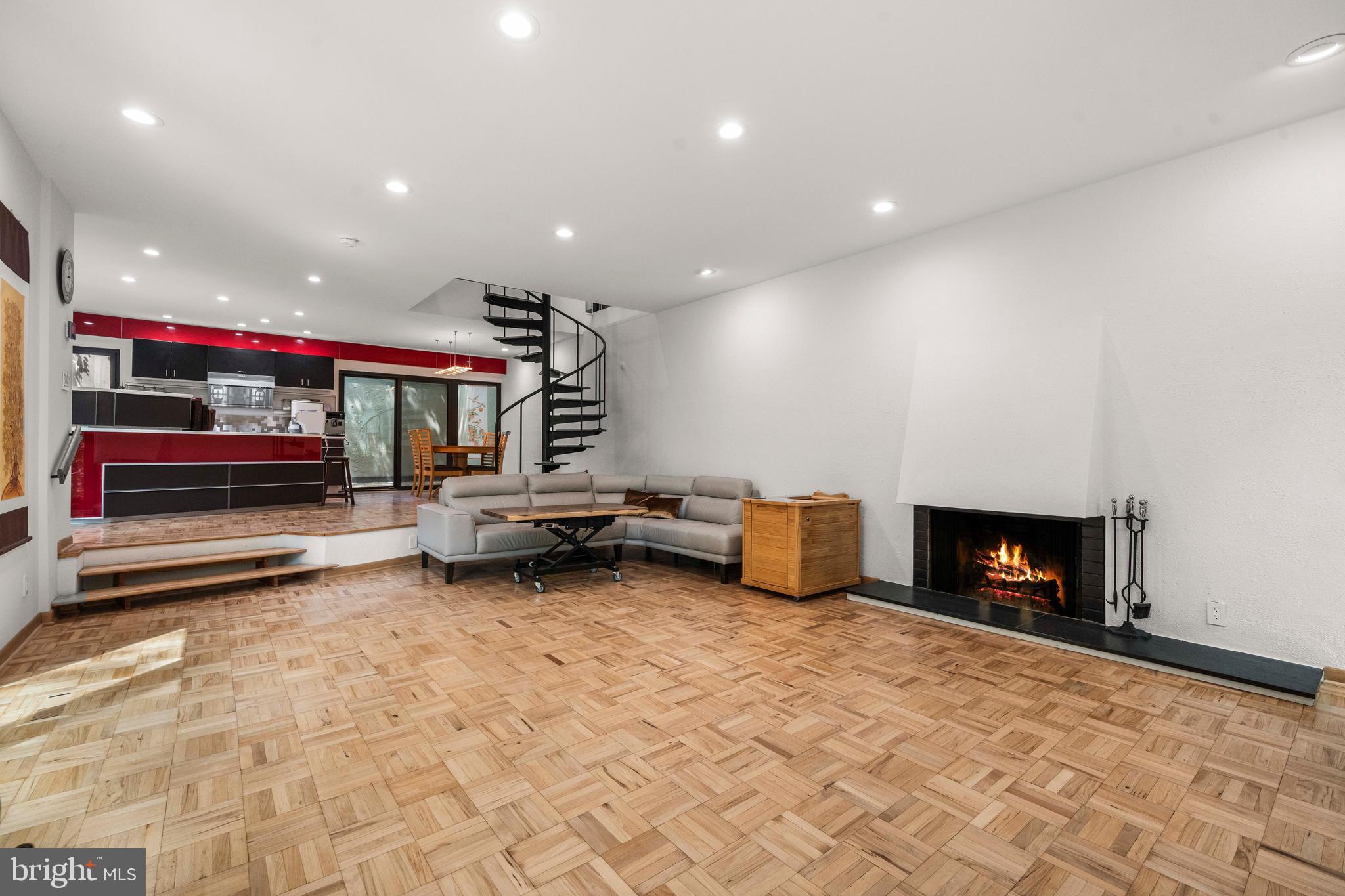 2855 DAVENPORT STREET NW