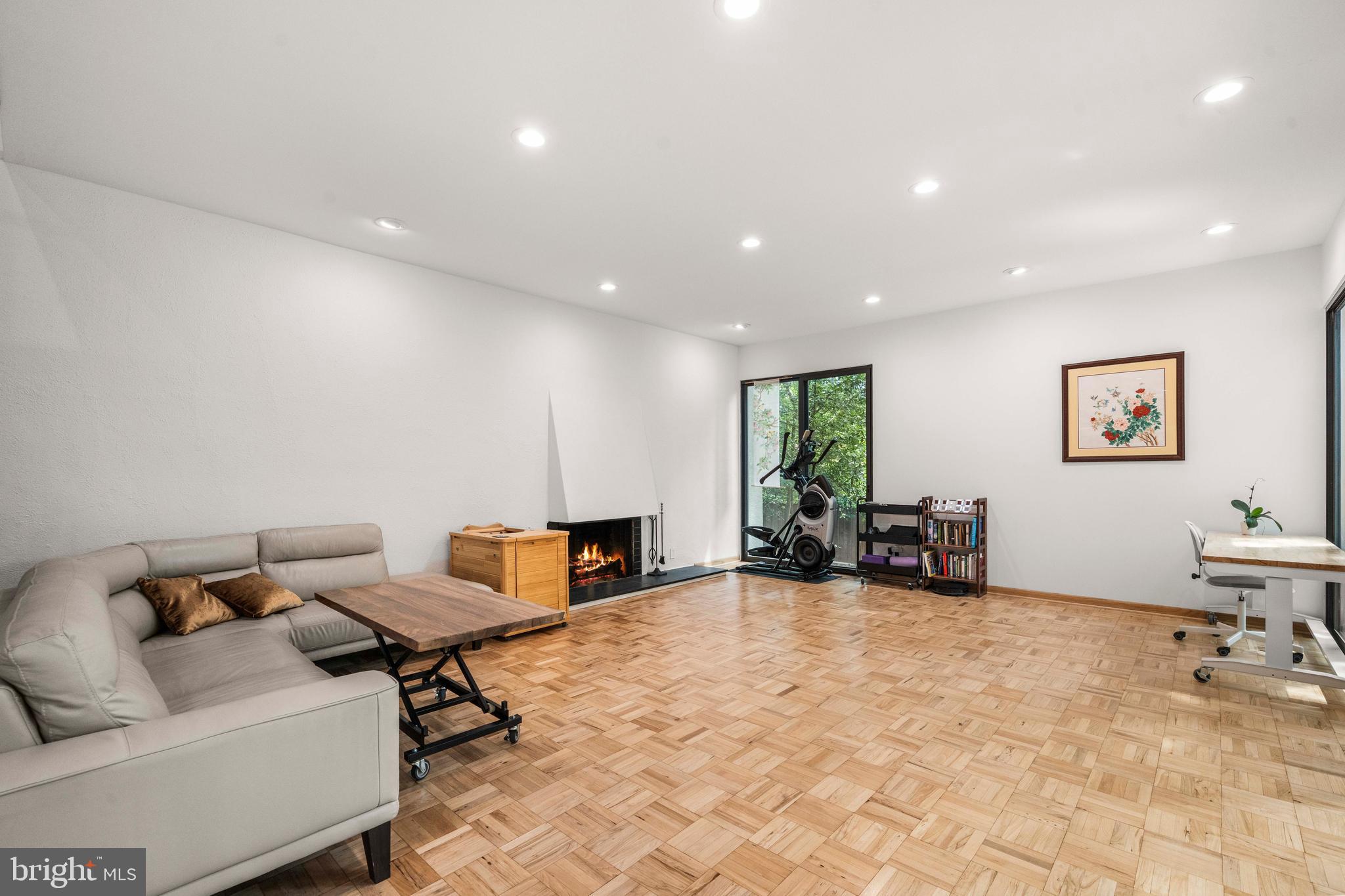 2855 DAVENPORT STREET NW