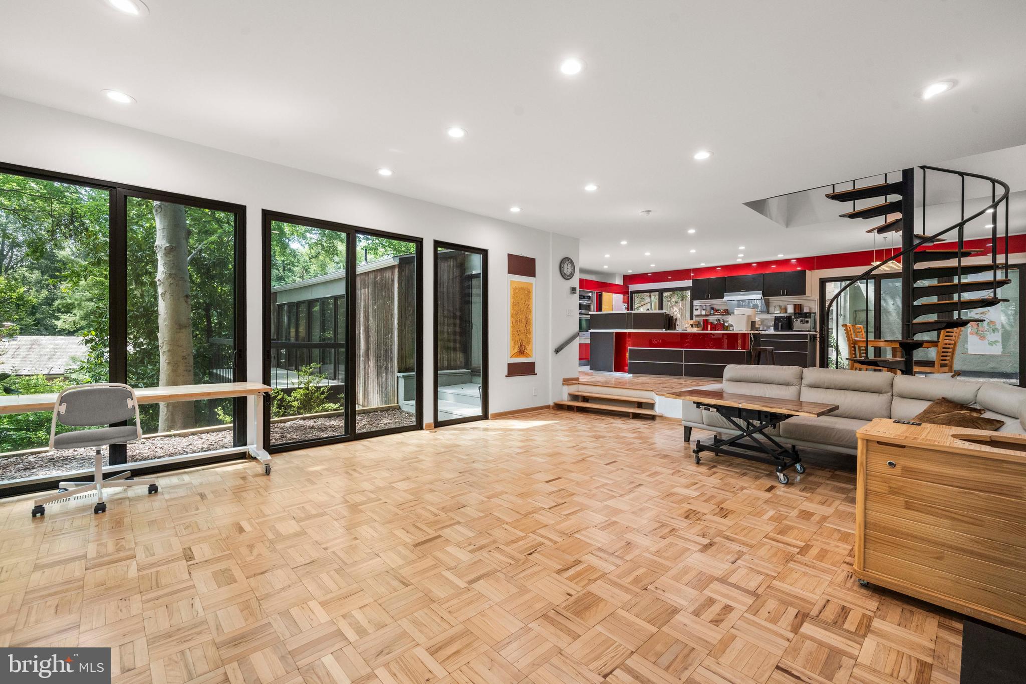 2855 DAVENPORT STREET NW