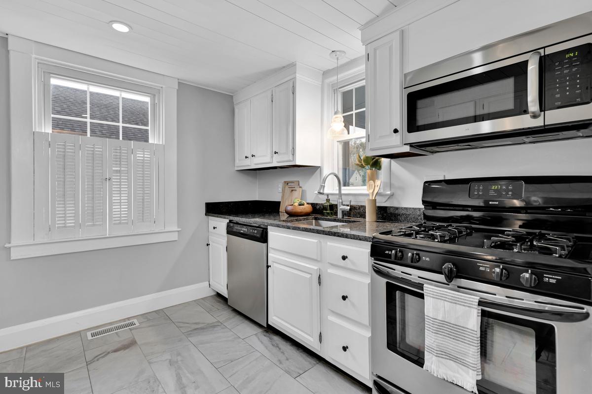 LUTHER VILLAGE - Residential