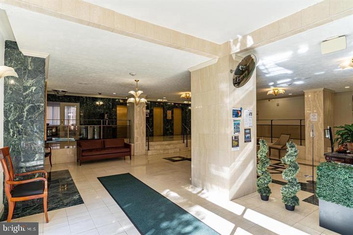 RIVER PLACE - Residential