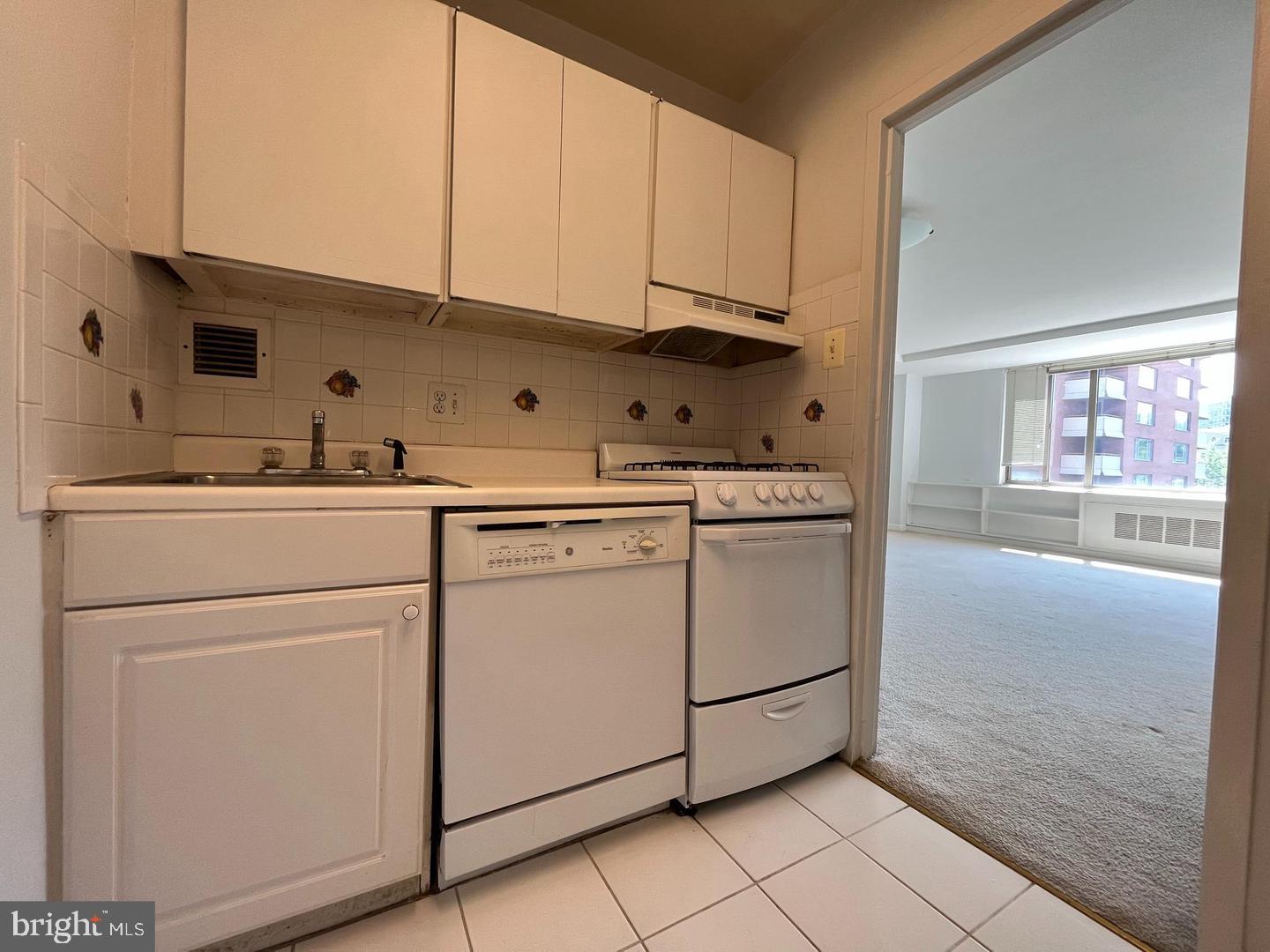 RIVER PLACE - Residential