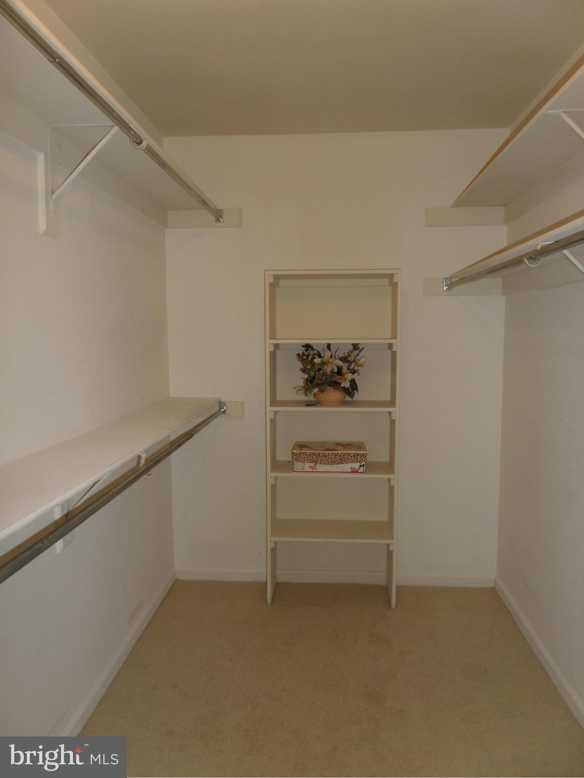 HAMPTON POINTE - Residential