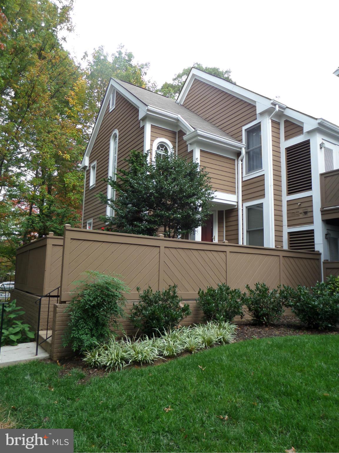 HAMPTON POINTE - Residential