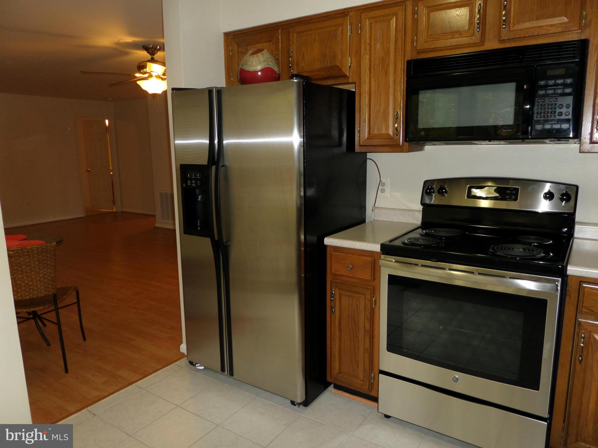 HAMPTON POINTE - Residential
