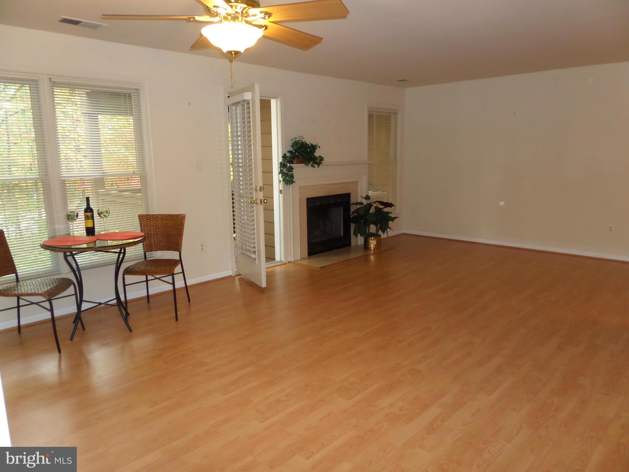 HAMPTON POINTE - Residential