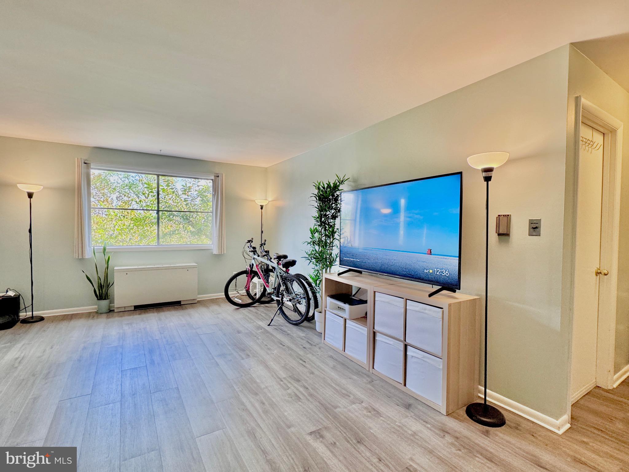 COLUMBIA KNOLL - Residential