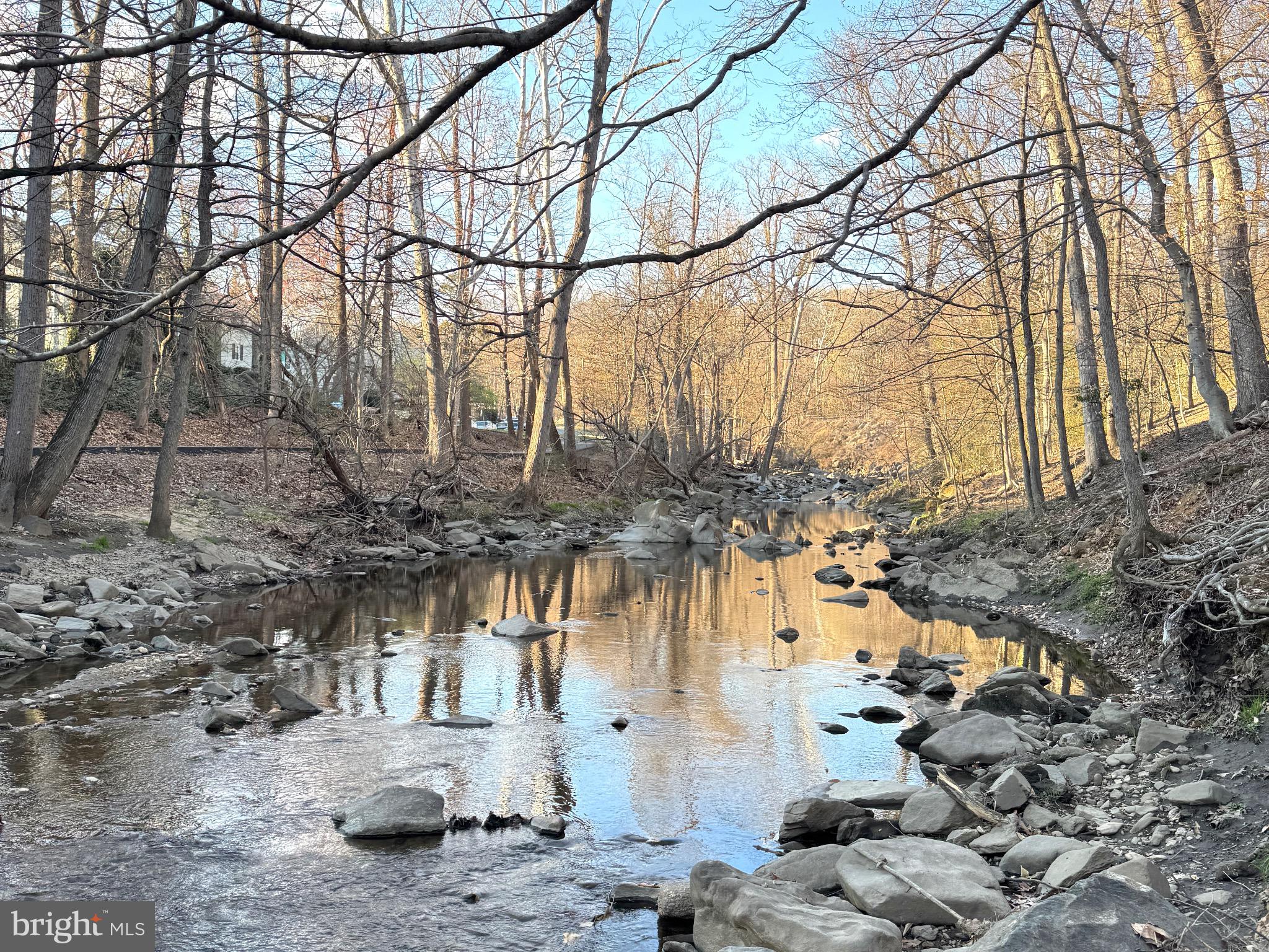 COLUMBIA KNOLL - Residential