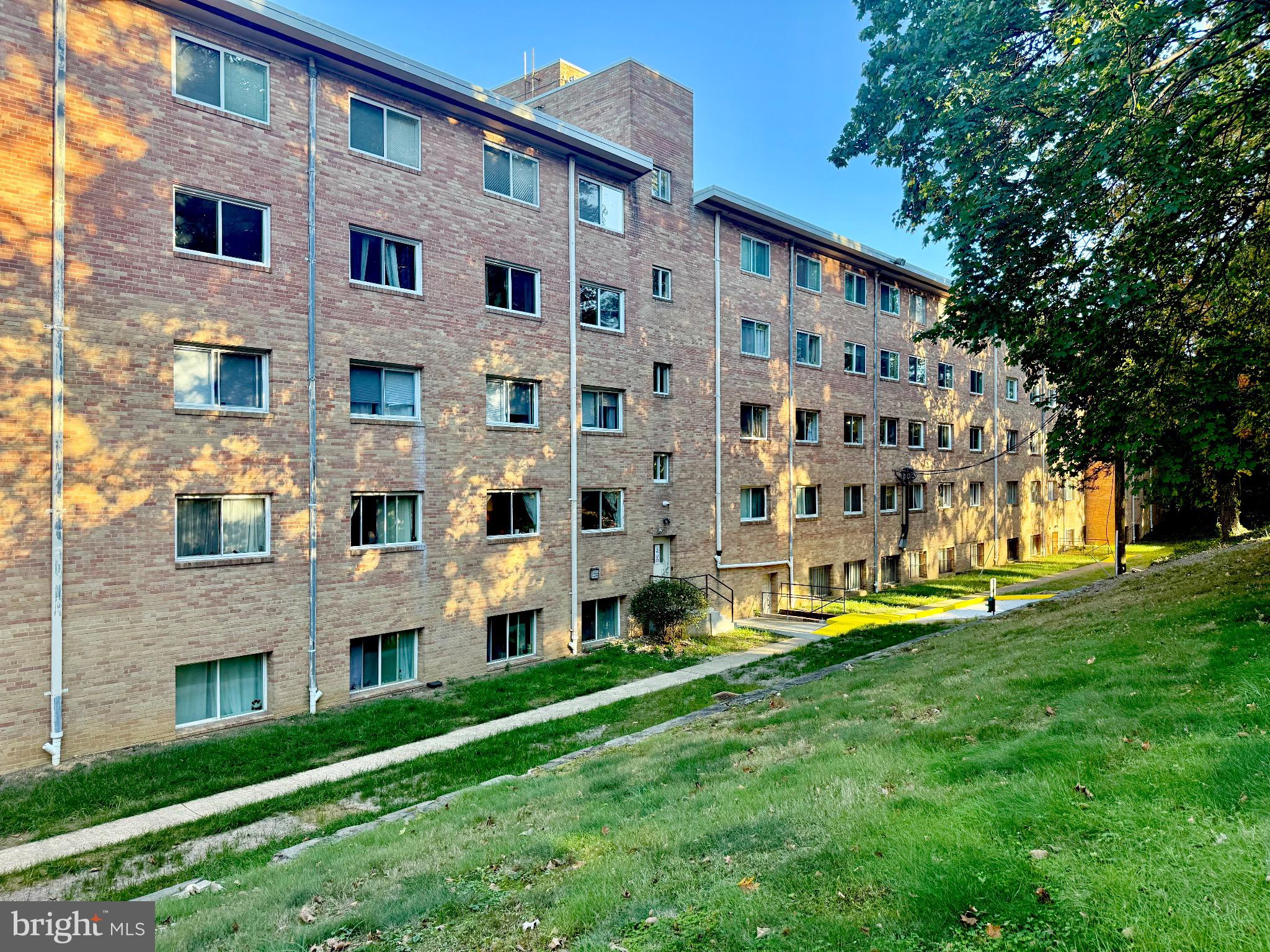 COLUMBIA KNOLL - Residential