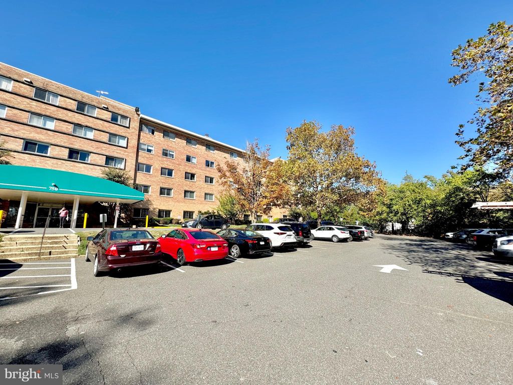 Photo of 750 S Dickerson Street #213, ARLINGTON, VA 22204 (MLS # VAAR2064658)