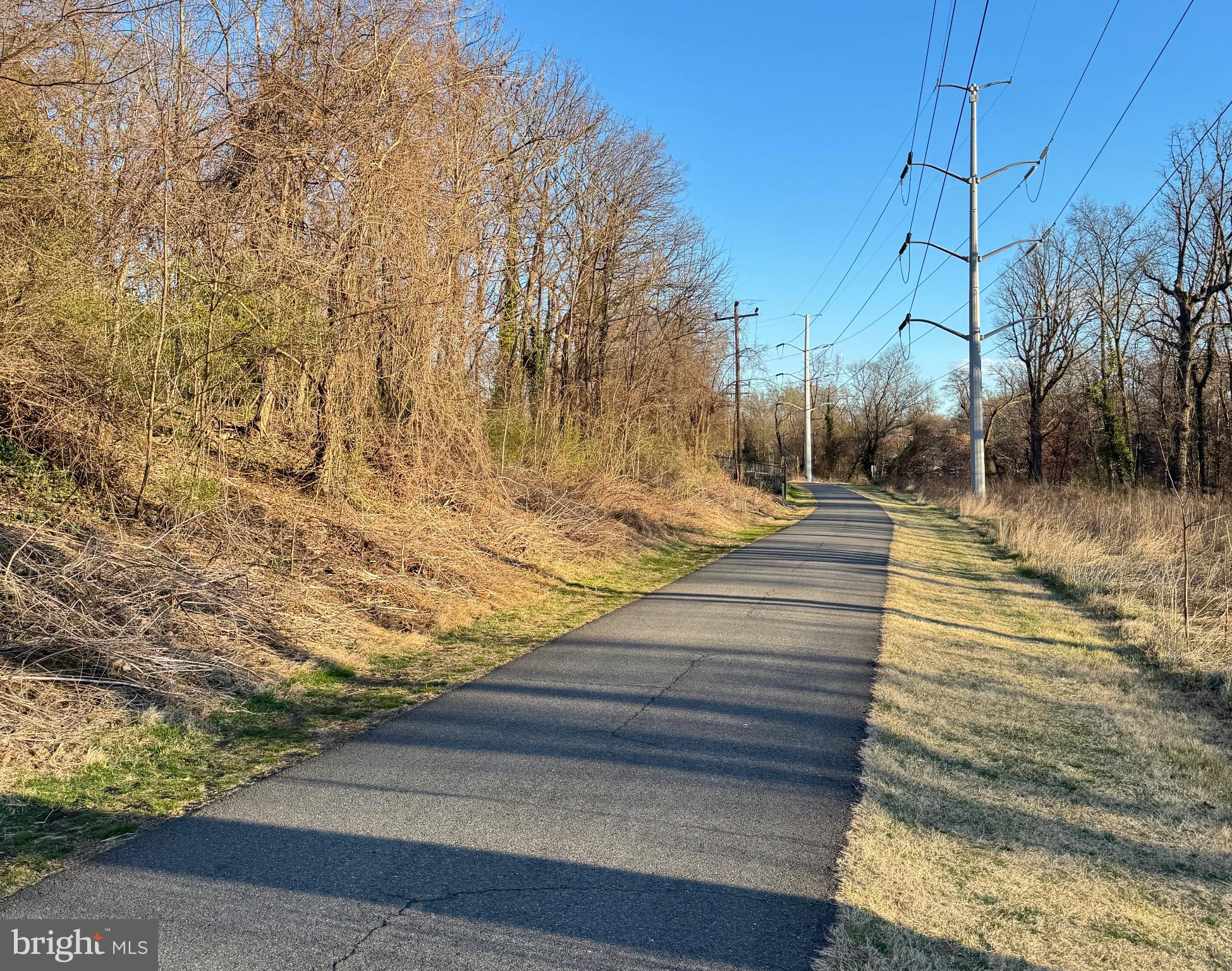 COLUMBIA KNOLL - Residential