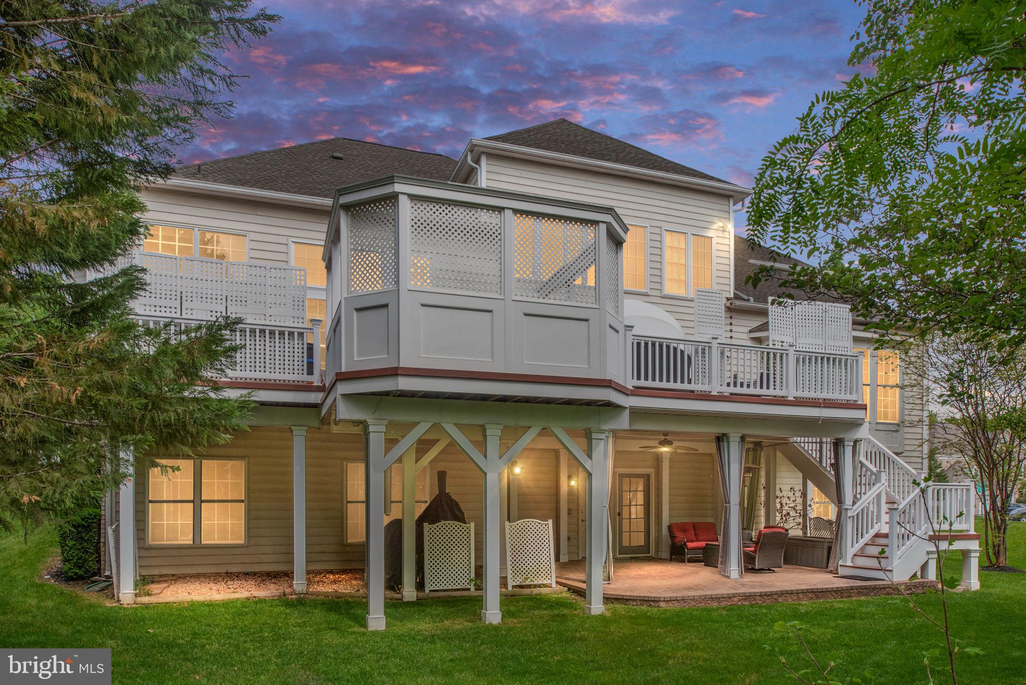 8937 RHODODENDRON CIRCLE