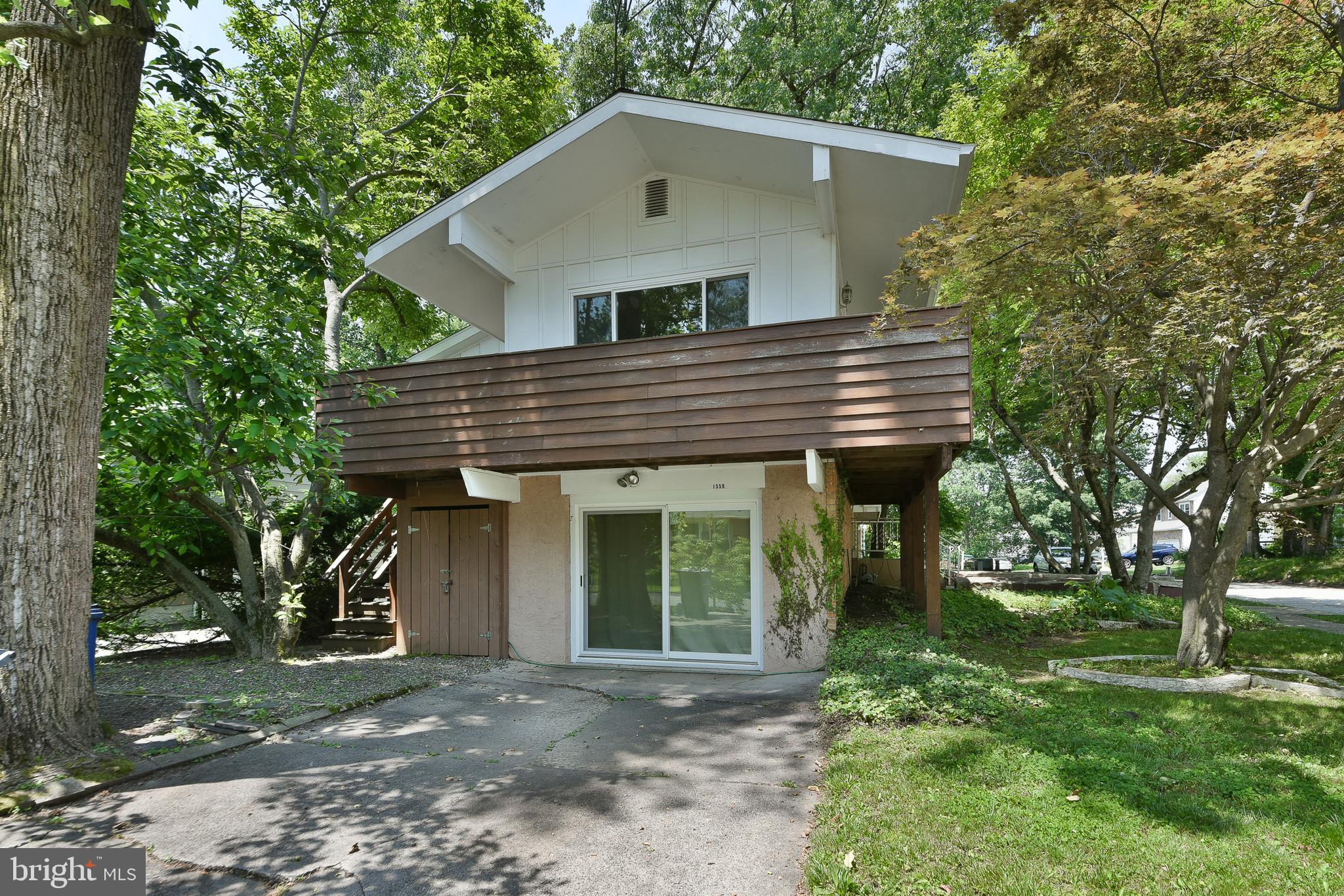 1556 COOLIDGE AVENUE