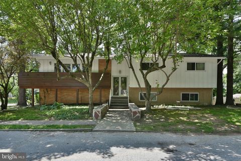 1556 COOLIDGE AVENUE ABINGTON PA 19001