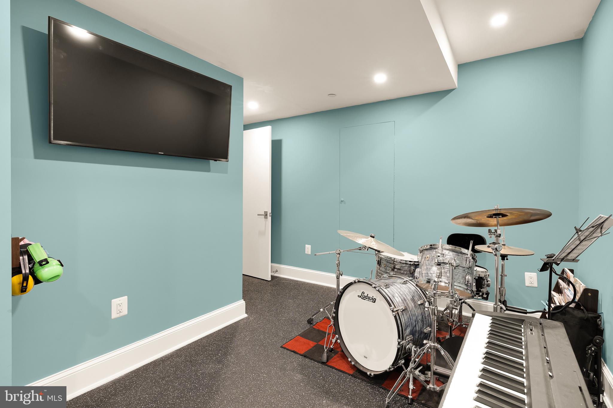 BRADLEY WOODS - Residential