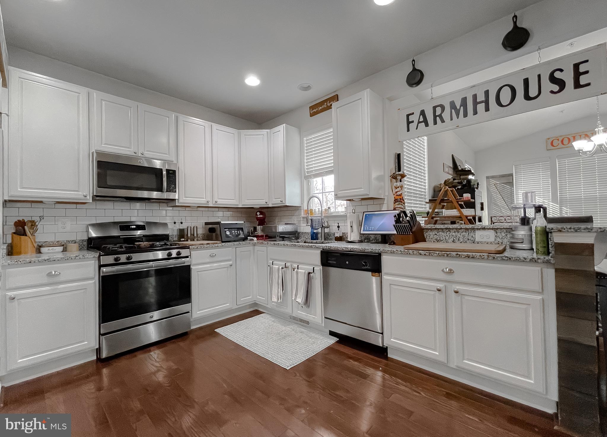 CLEMENTS POINTE - Residential