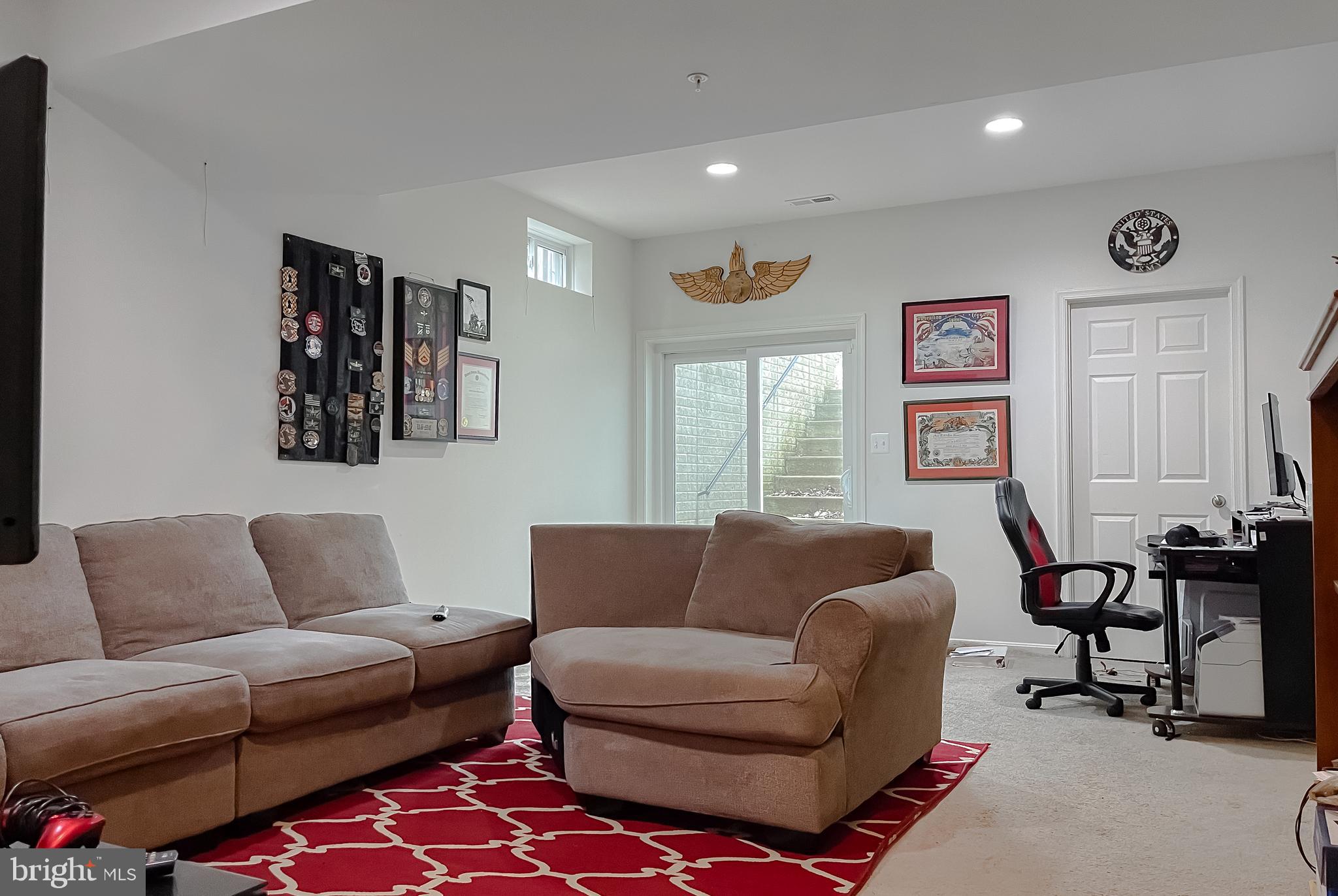 CLEMENTS POINTE - Residential