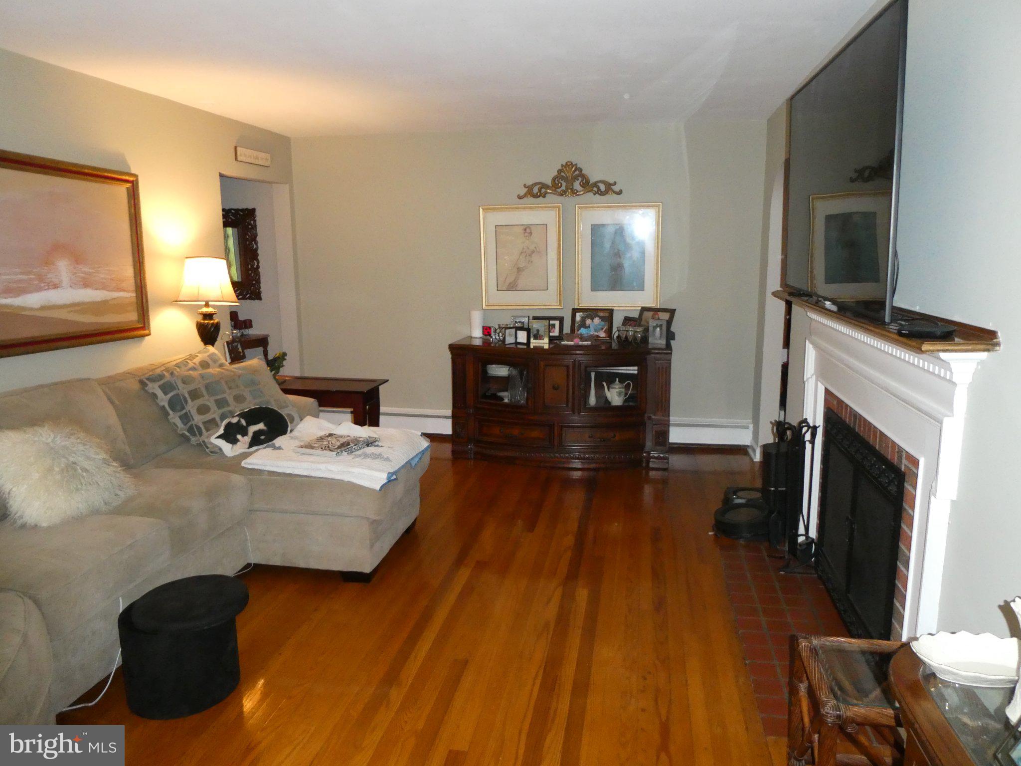5 E TAUNTON AVENUE