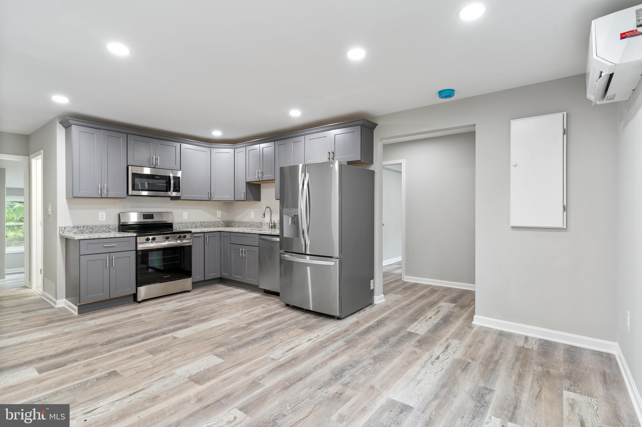 HOLLYWOOD - Residential Lease