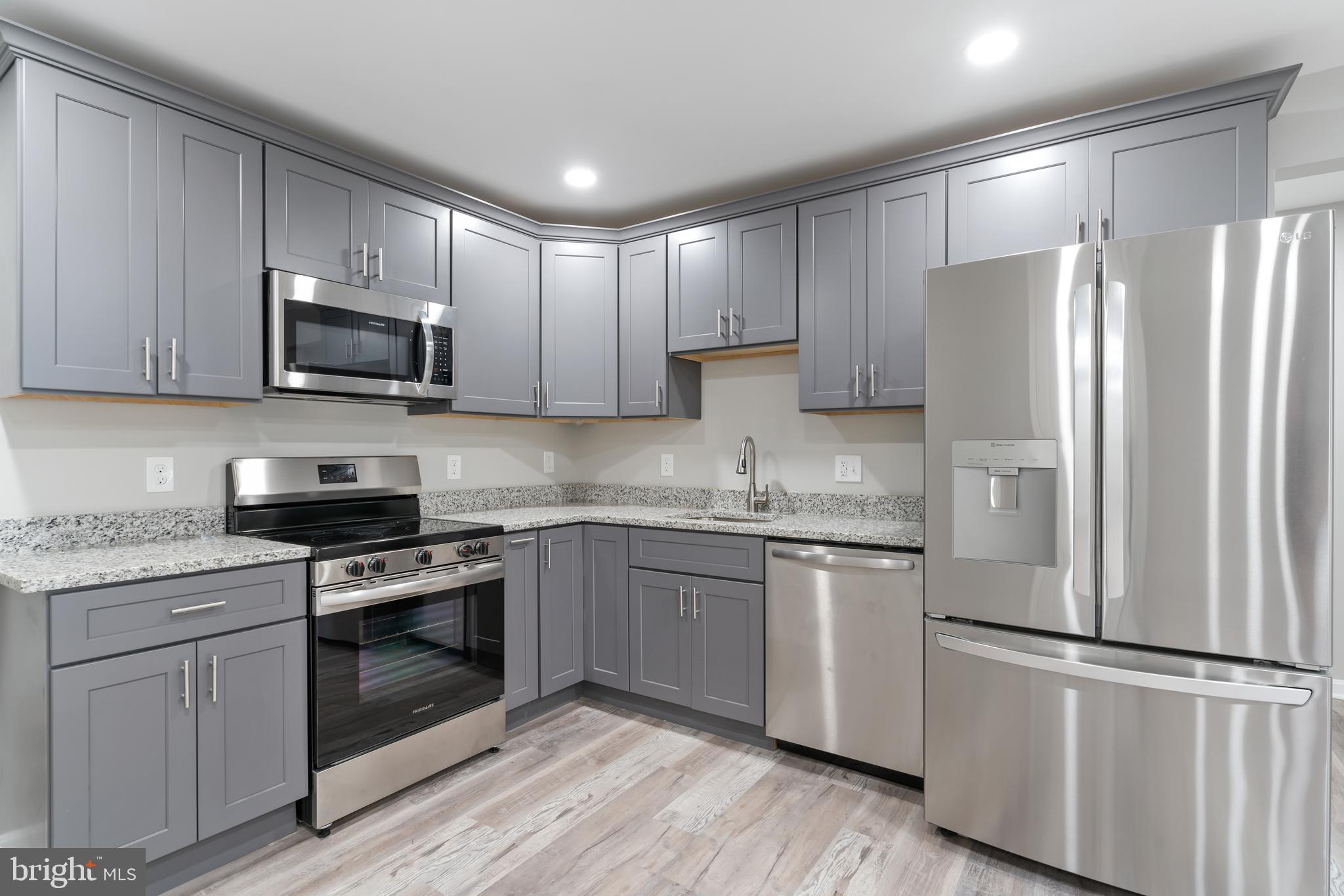 HOLLYWOOD - Residential Lease