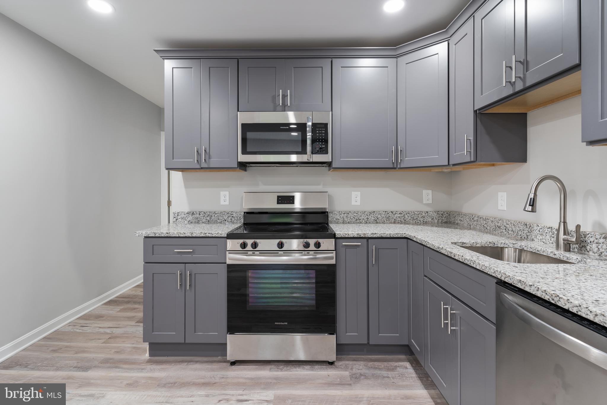 HOLLYWOOD - Residential Lease