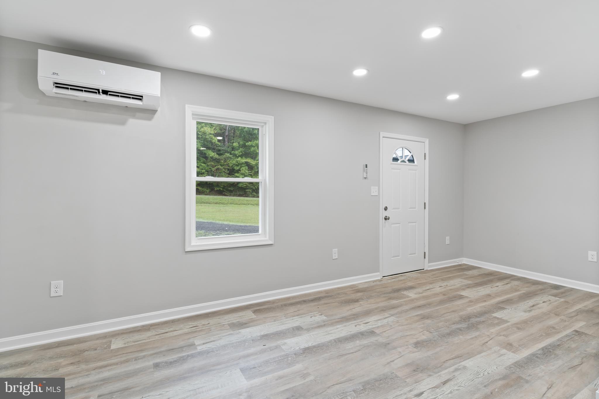 HOLLYWOOD - Residential Lease