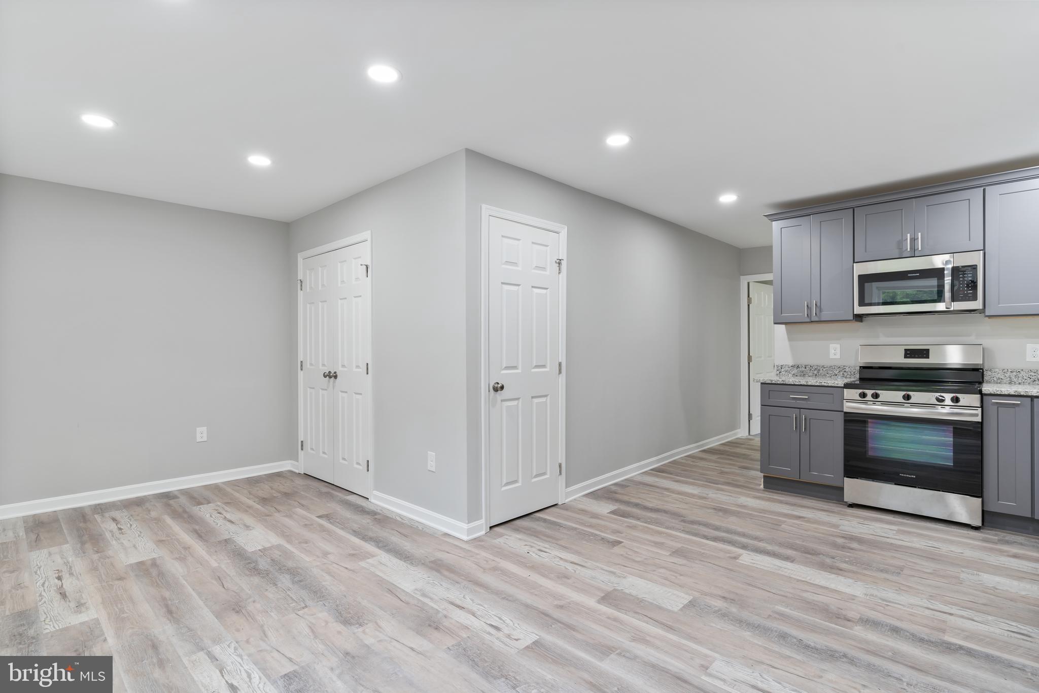 HOLLYWOOD - Residential Lease